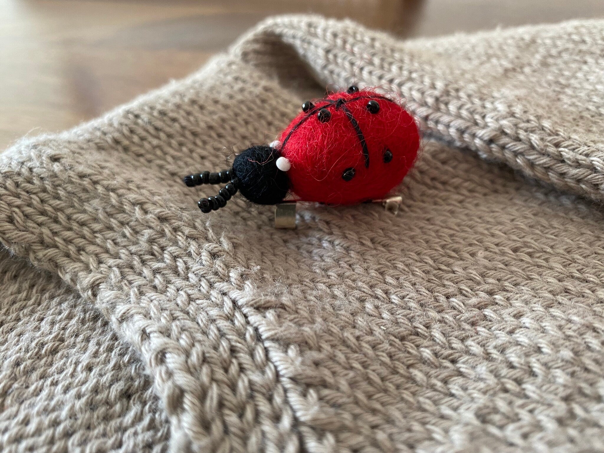Filz Anstecker Brosche Marienkäfer Ladybug Käfer Pin Insekt
