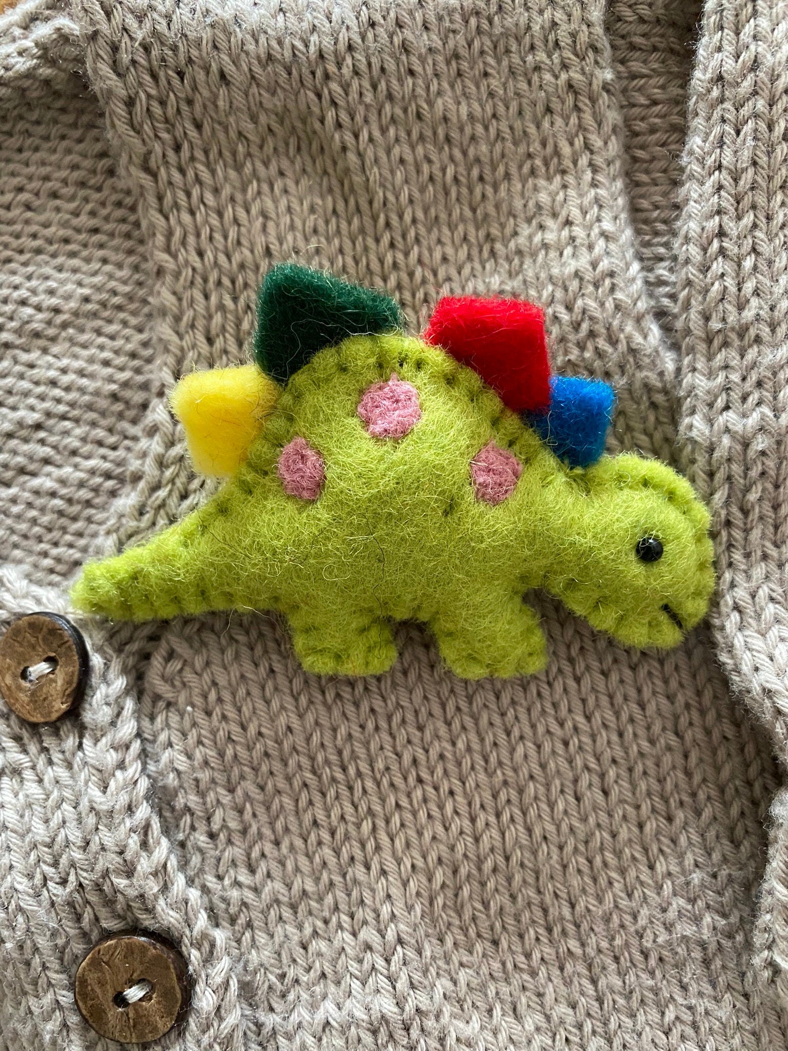 Filz Anstecker Brosche Dinosaurier Stegosaurus