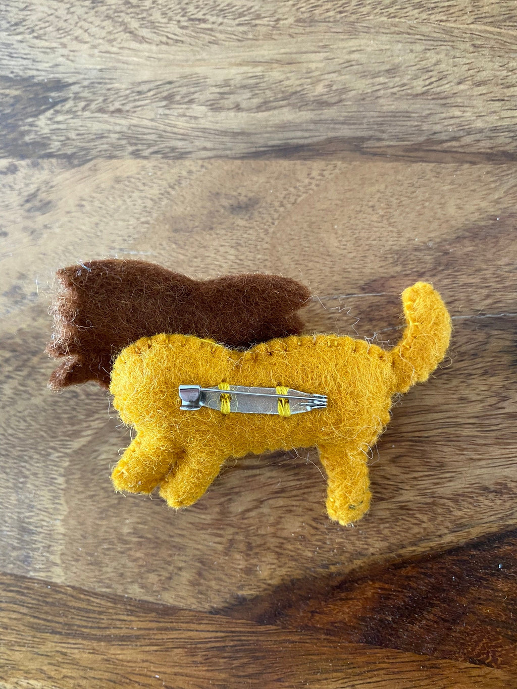 Filz Anstecker Brosche Löwe Lion