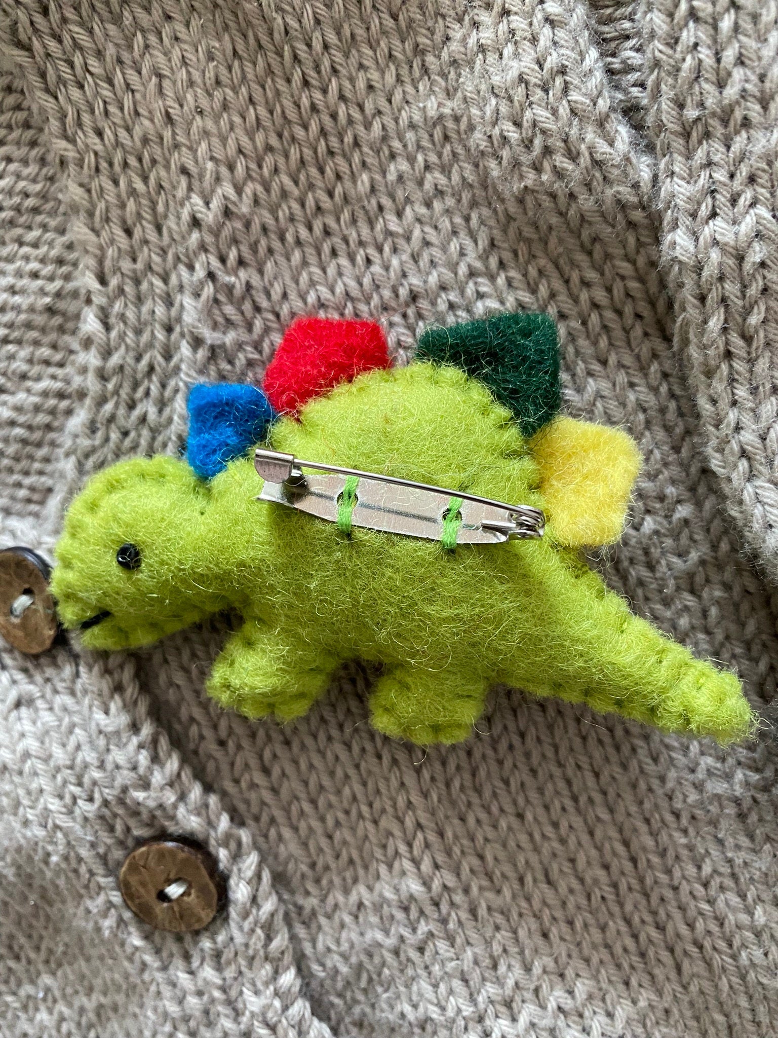 Filz Anstecker Brosche Dinosaurier Stegosaurus