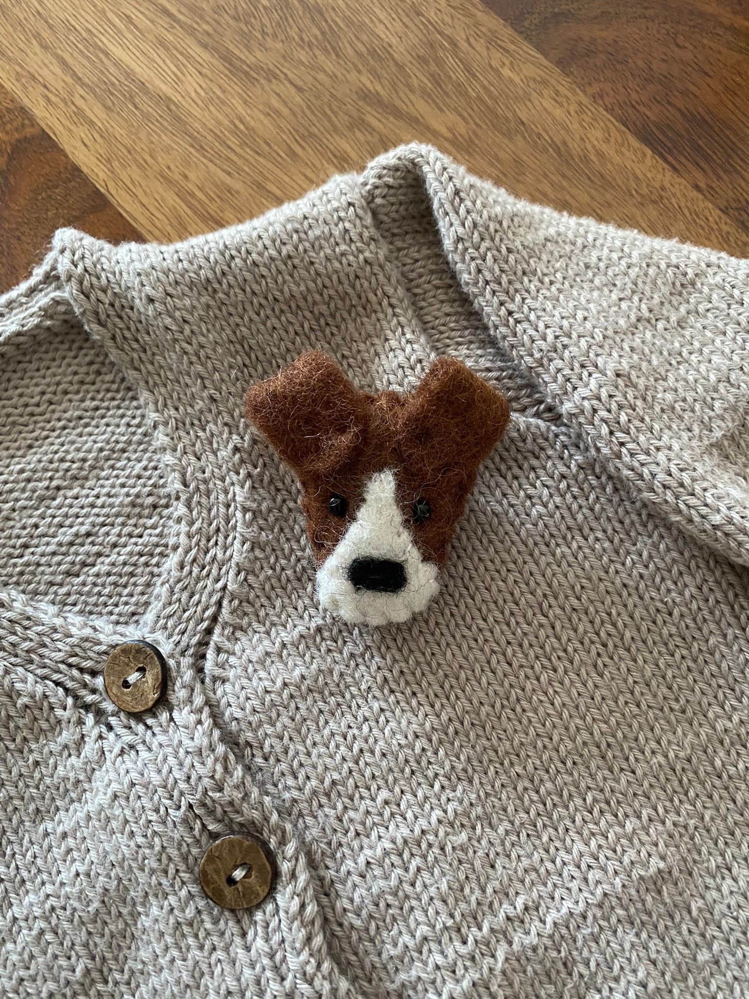 Filz Anstecker Brosche Hund dog