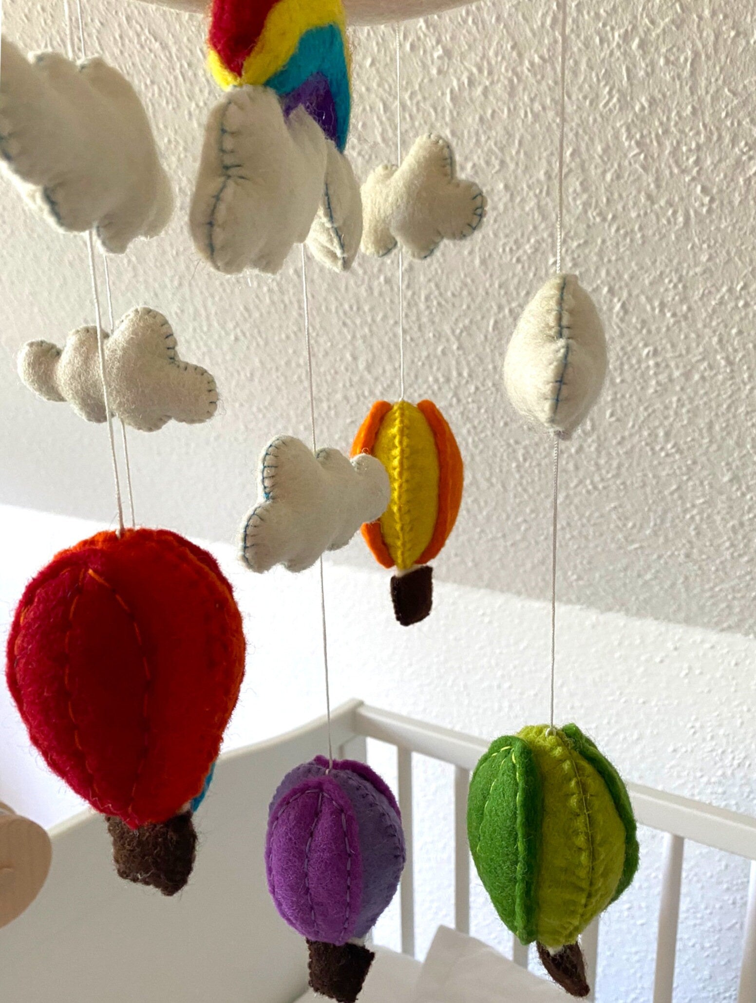 Heißluftballon Mobilé Baby, Kinderzimmer, Filz, Babyzimmer, Kindergarten, Wolle, Schafswolle, bunt, Ballons, Dekoration, Babybett, Geburt