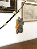 Anhänger Hase mit Karotte I Osterschmuck I Osterdeko I I Osterstrauß I Filzdeko Ostern I Osterhase I Frühling I Möhre Filz