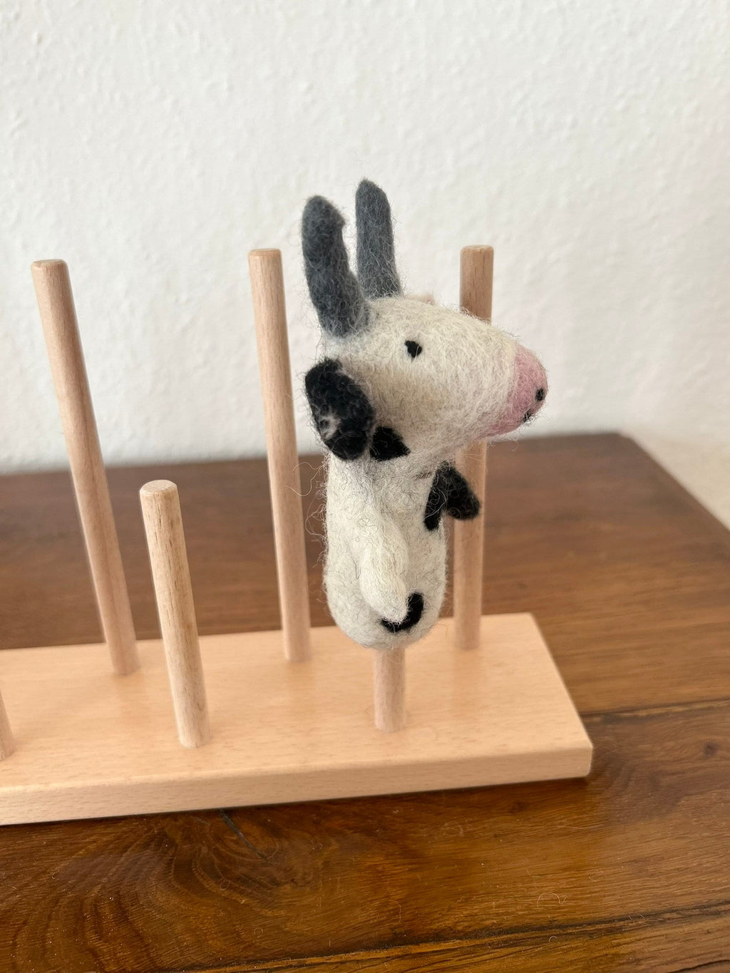 Niedliche Fingerpuppe Kuh aus Filz I Fingerspiel I Bauernhoftier I Kuh I Spielzeug Montessori I Geschichten erzählen