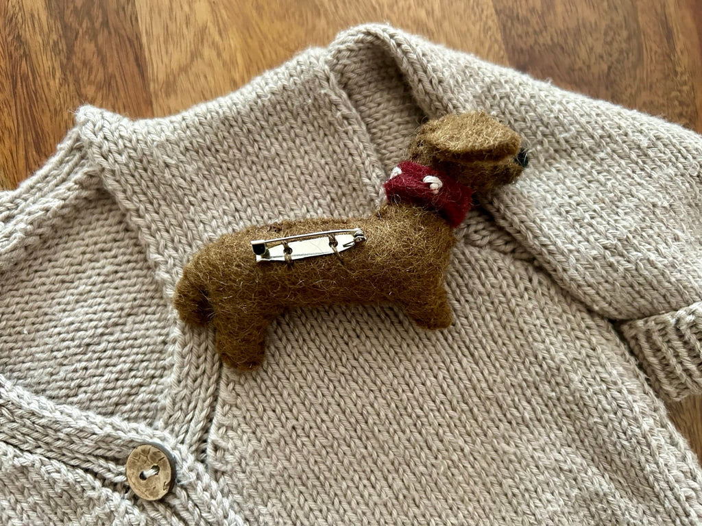 Filz Anstecker Hund I Kinderbrosche I Hundebrosche I Dackel I Filzaccessoire I Dackelfan