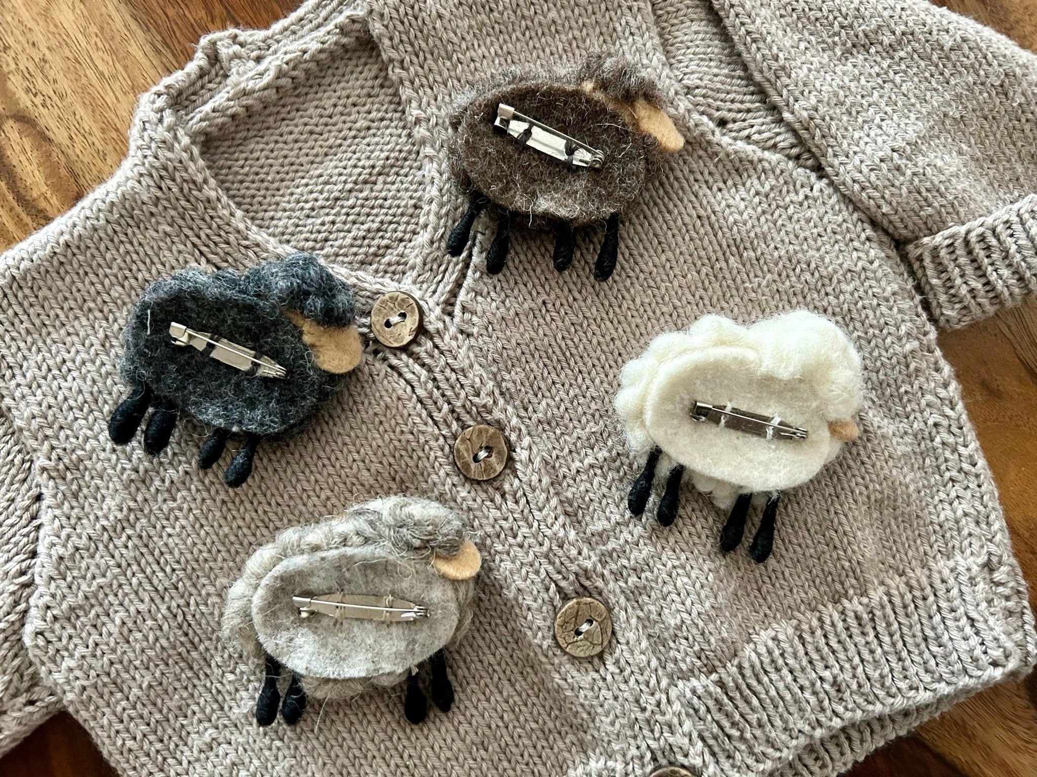Filz Anstecker Schaf I Schaf Brosche I Kinderbrosche I Schafbrosche I Schaffreunde I Filzaccessoire