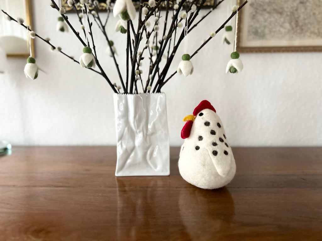 Gefilzte Henne I handgemachte Wohndeko I Filzdekoration Huhn I Bauernhoftier I Frühlingsdeko I Osterdeko