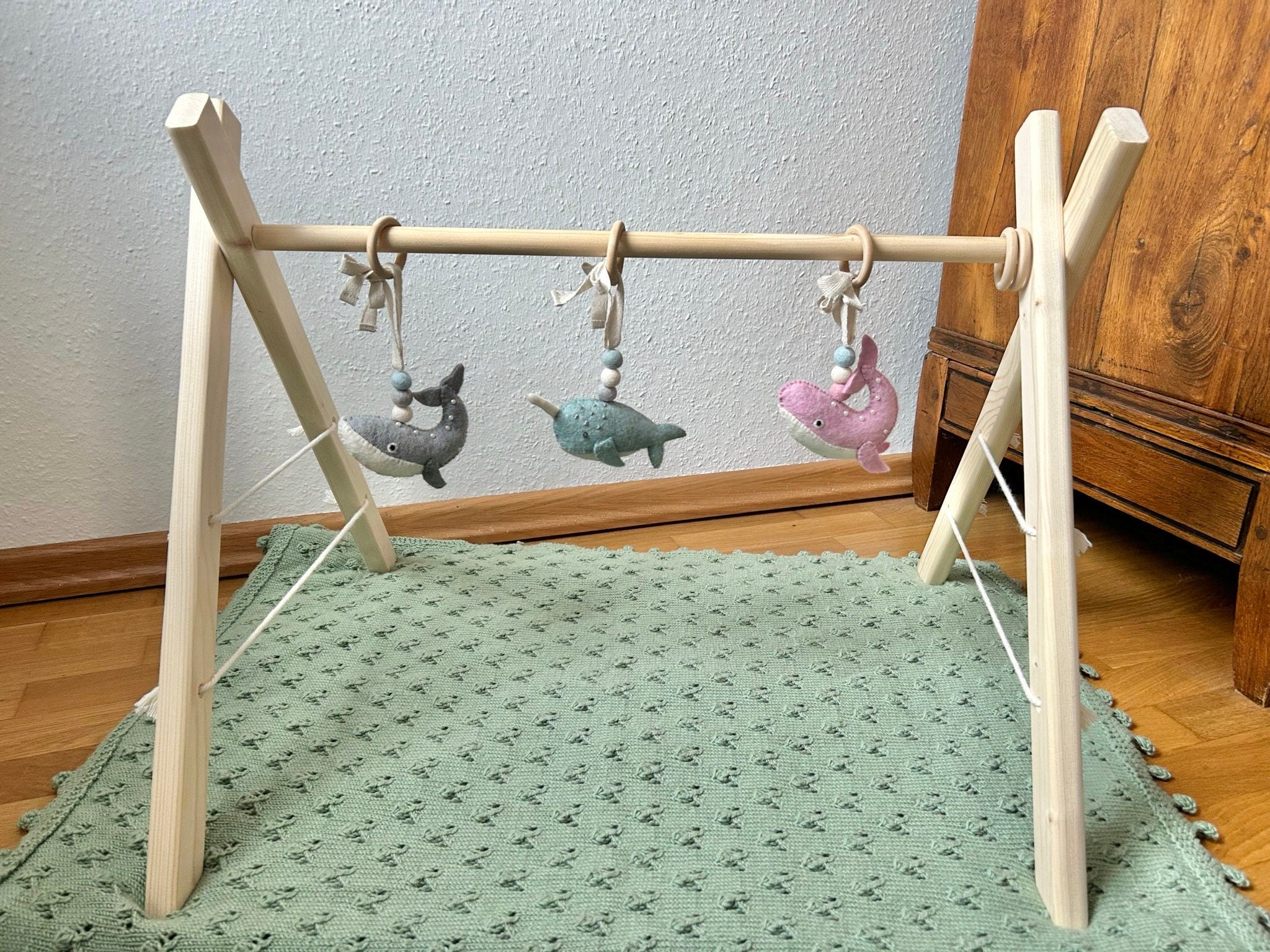 Spielbogenanhänger aus Filz I Spielbogenanhänger Walfisch I Narwal I Spieltrapez Anhänger I Baby Spielzeug