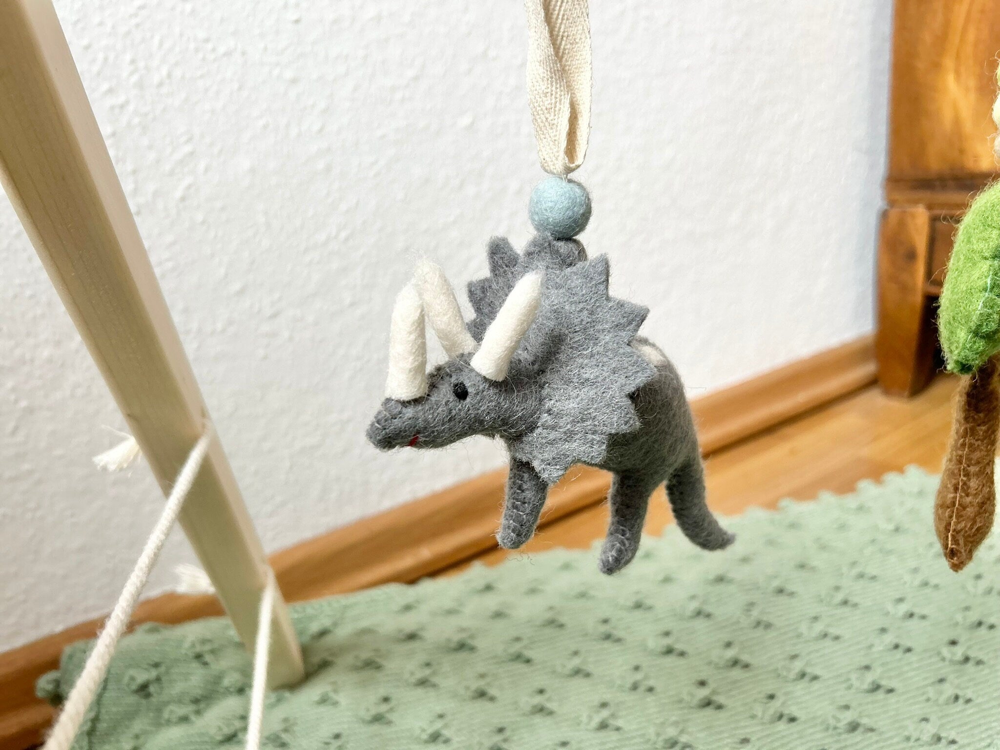 Spielbogenanhänger aus Filz I Spielbogenanhänger Dinosaurier I Stegosaurus I Spieltrapez Anhänger I Baby Spielzeug I Brachiosaurus I