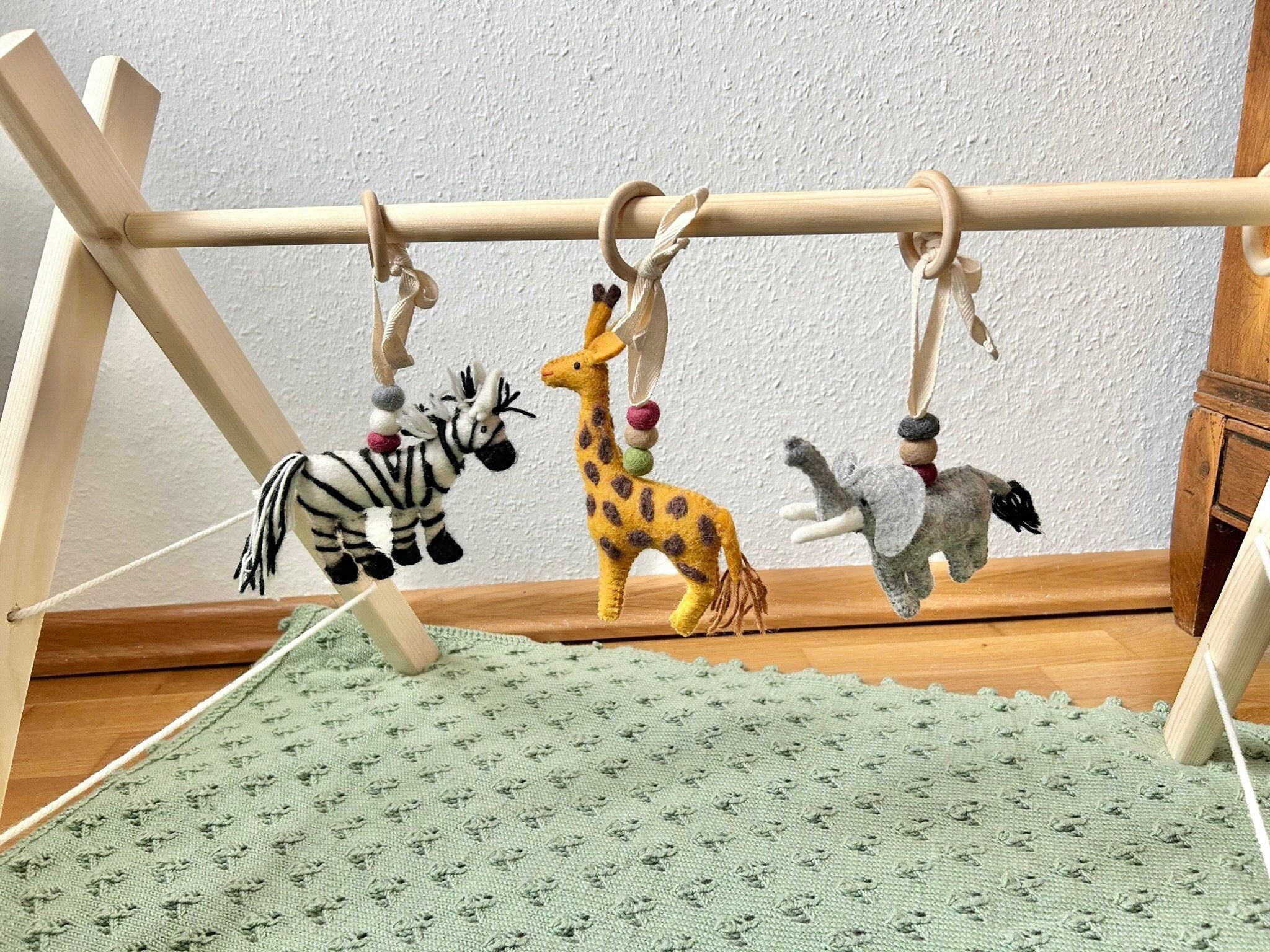 Spielbogenanhänger Giraffe Elefant Zebra aus Filz I Spielbogenanhänger Safari I Spieltrapez Anhänger I Baby Spielzeug I