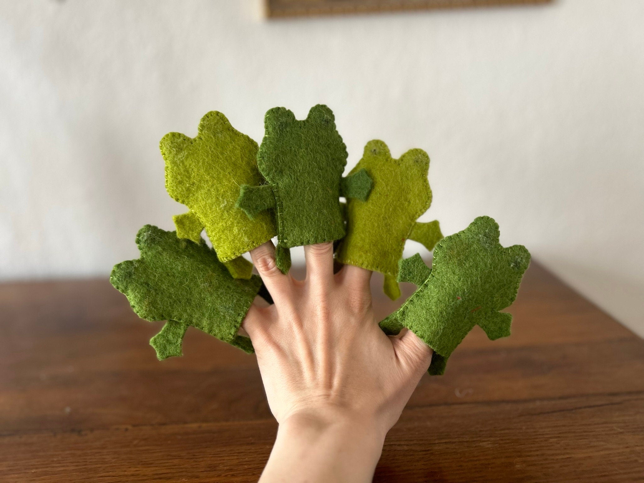 Lernspiel Fingerpuppen Frösche I Zählspiel I Filztiere fünf kleine Frösche I Geschichten erzählen I Montessori I Fingerpuppen Filz