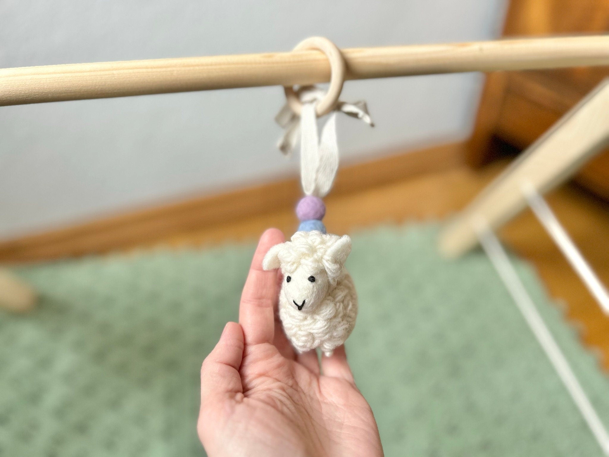 Spielbogenanhänger Schaf aus Filz I Spielbogen Anhänger Schaf I Spieltrapez Anhänger I Baby Spielzeug I Schaf aus Filz