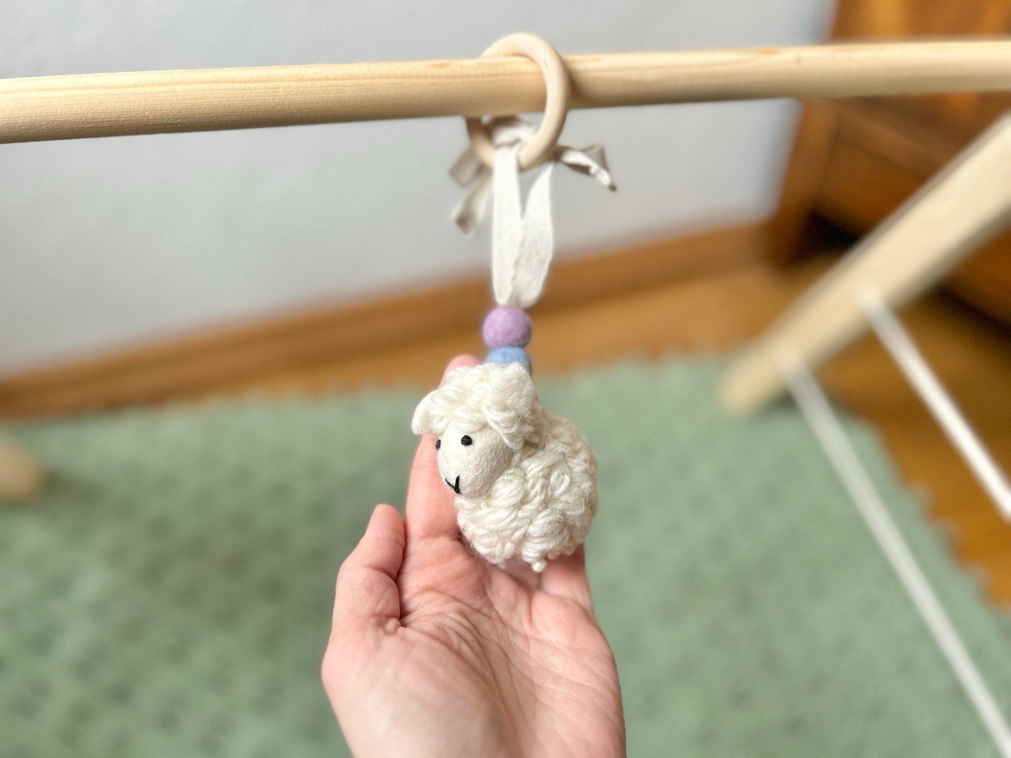 Spielbogenanhänger Schaf aus Filz I Spielbogen Anhänger Schaf I Spieltrapez Anhänger I Baby Spielzeug I Schaf aus Filz