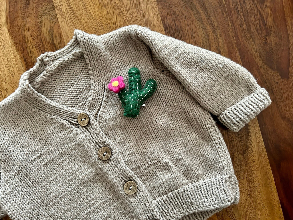 Filz Anstecker Kaktus I Kinderbrosche I Bunte Brosche I Filzaccessoire I Geschenkidee I Kakteen Schmuck I Kaktus mit Blüte