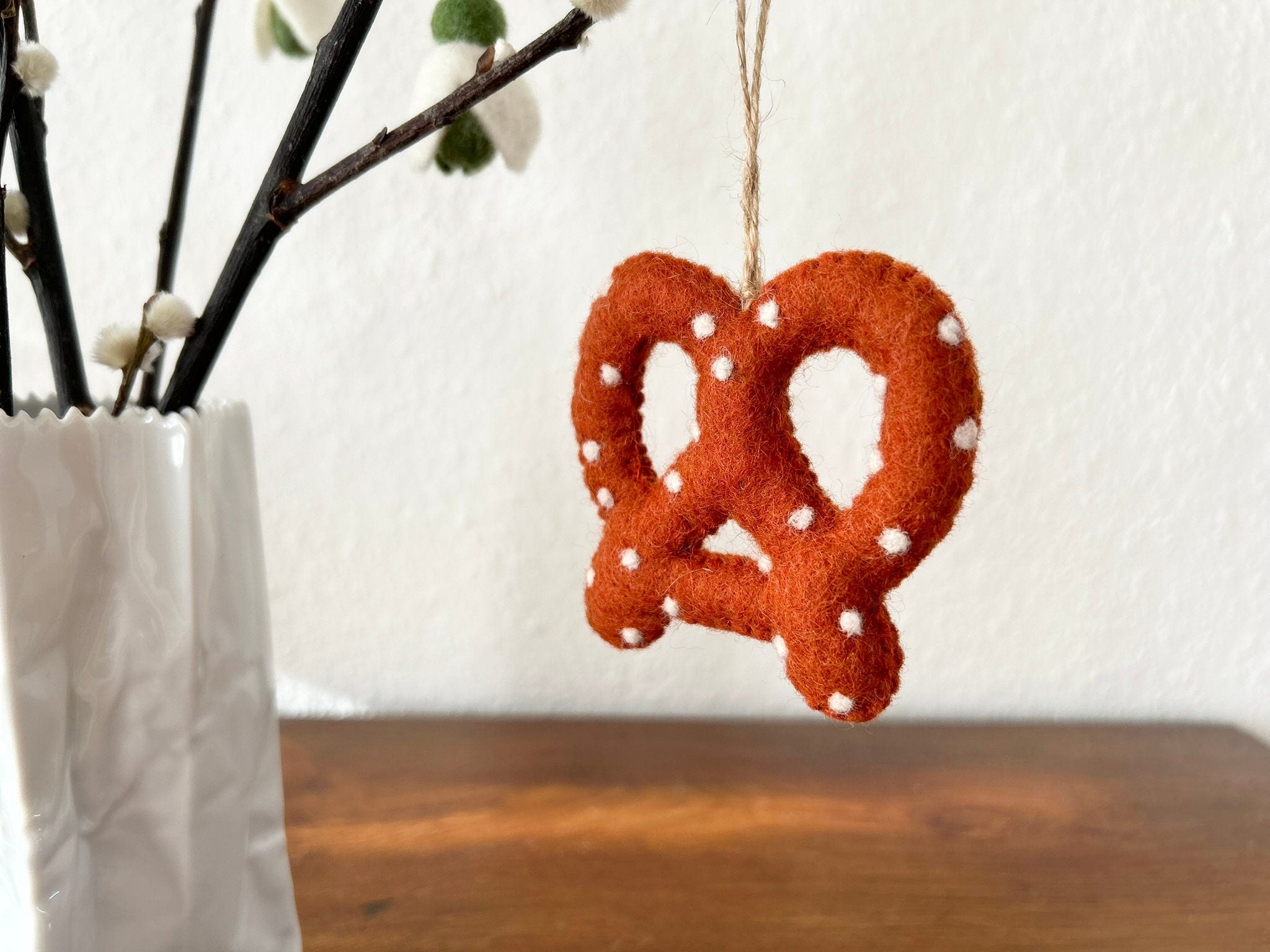 Anhänger Breze I Brezel Aufhänger I Christbaumschmuck Weihnachtsdeko I Winter Weihnachtsbaum I Frühlingsdeko I Blumendekoration