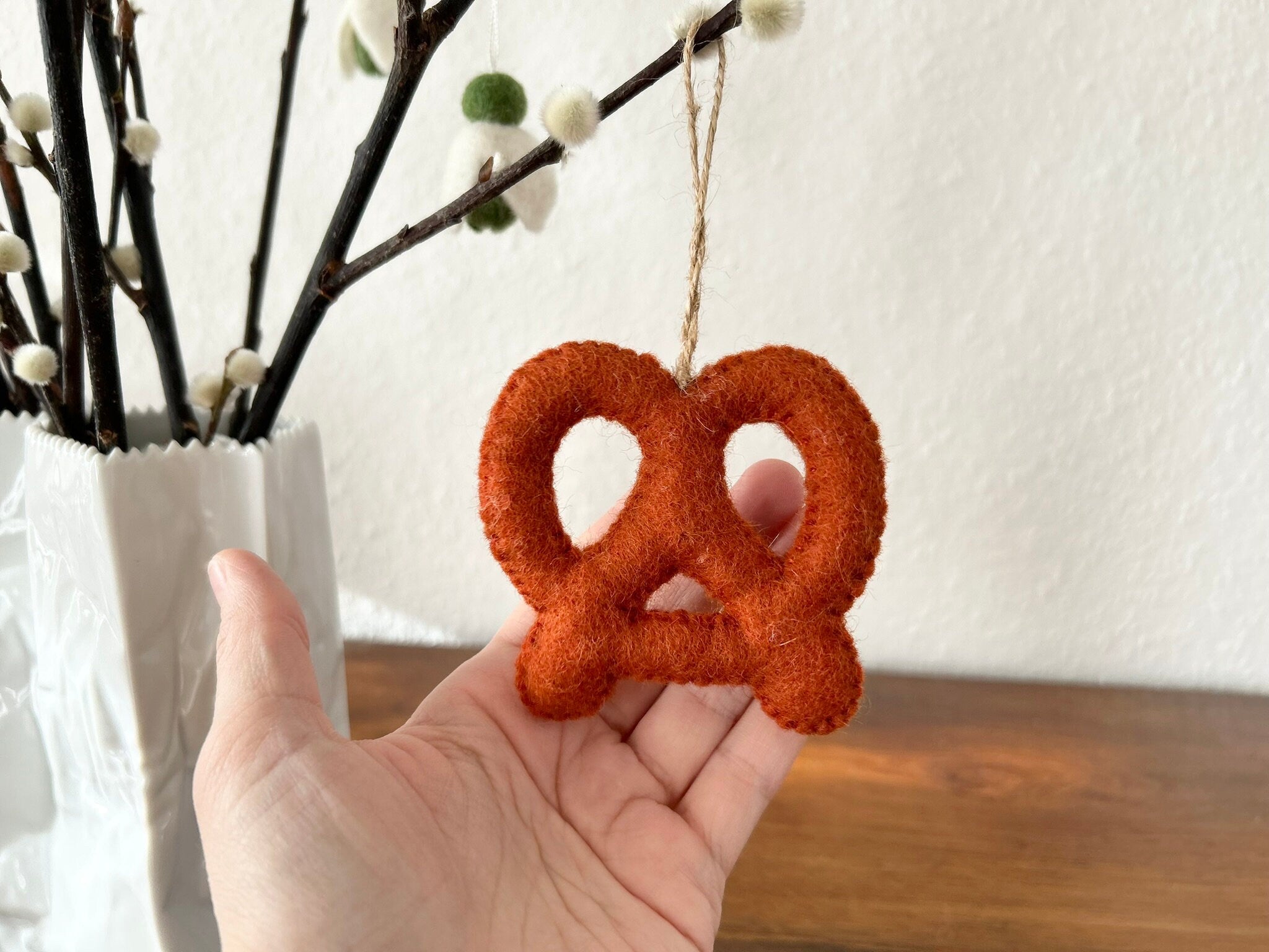 Anhänger Breze I Brezel Aufhänger I Christbaumschmuck Weihnachtsdeko I Winter Weihnachtsbaum I Frühlingsdeko I Blumendekoration