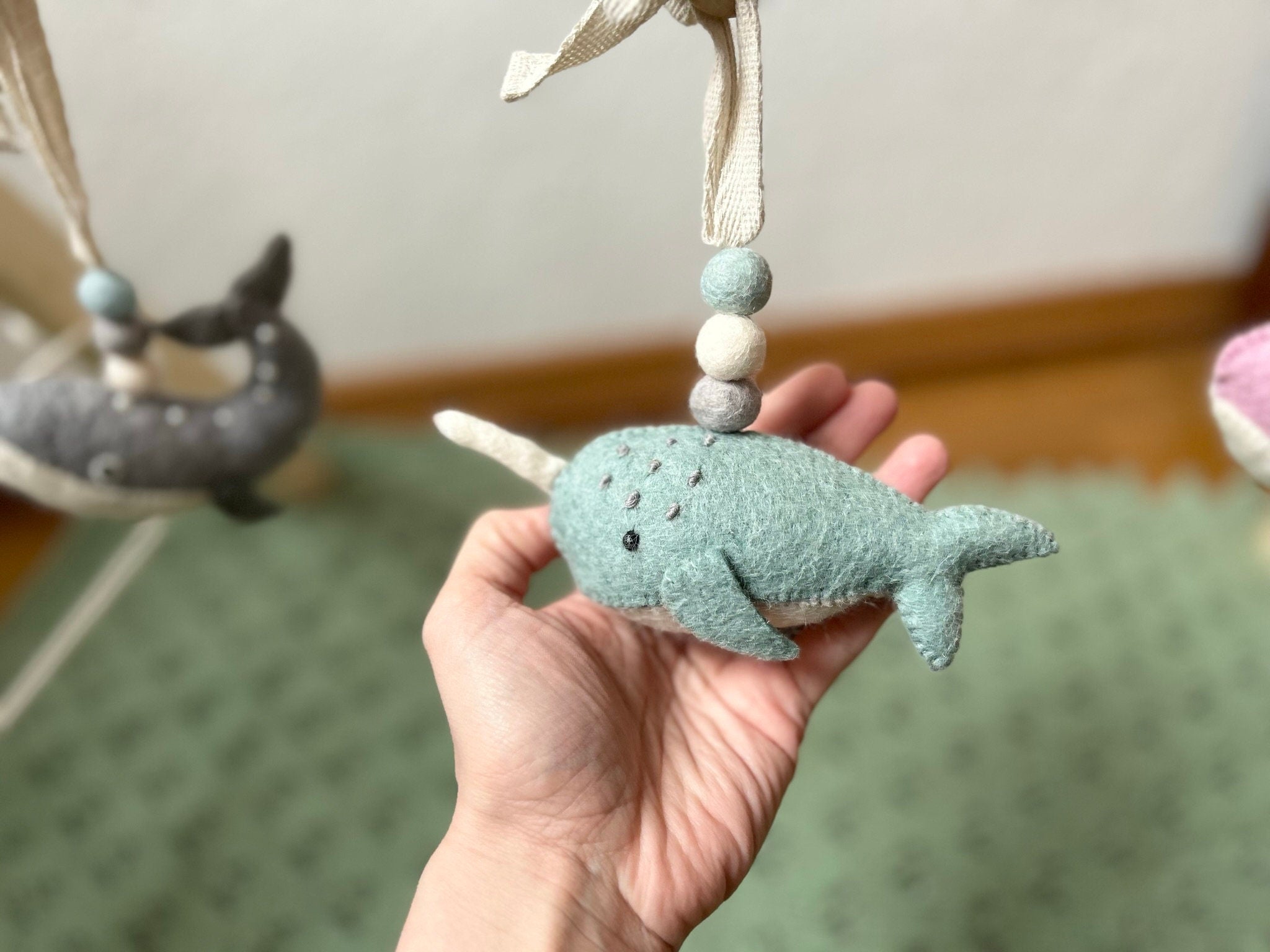Spielbogenanhänger aus Filz I Spielbogenanhänger Walfisch I Narwal I Spieltrapez Anhänger I Baby Spielzeug