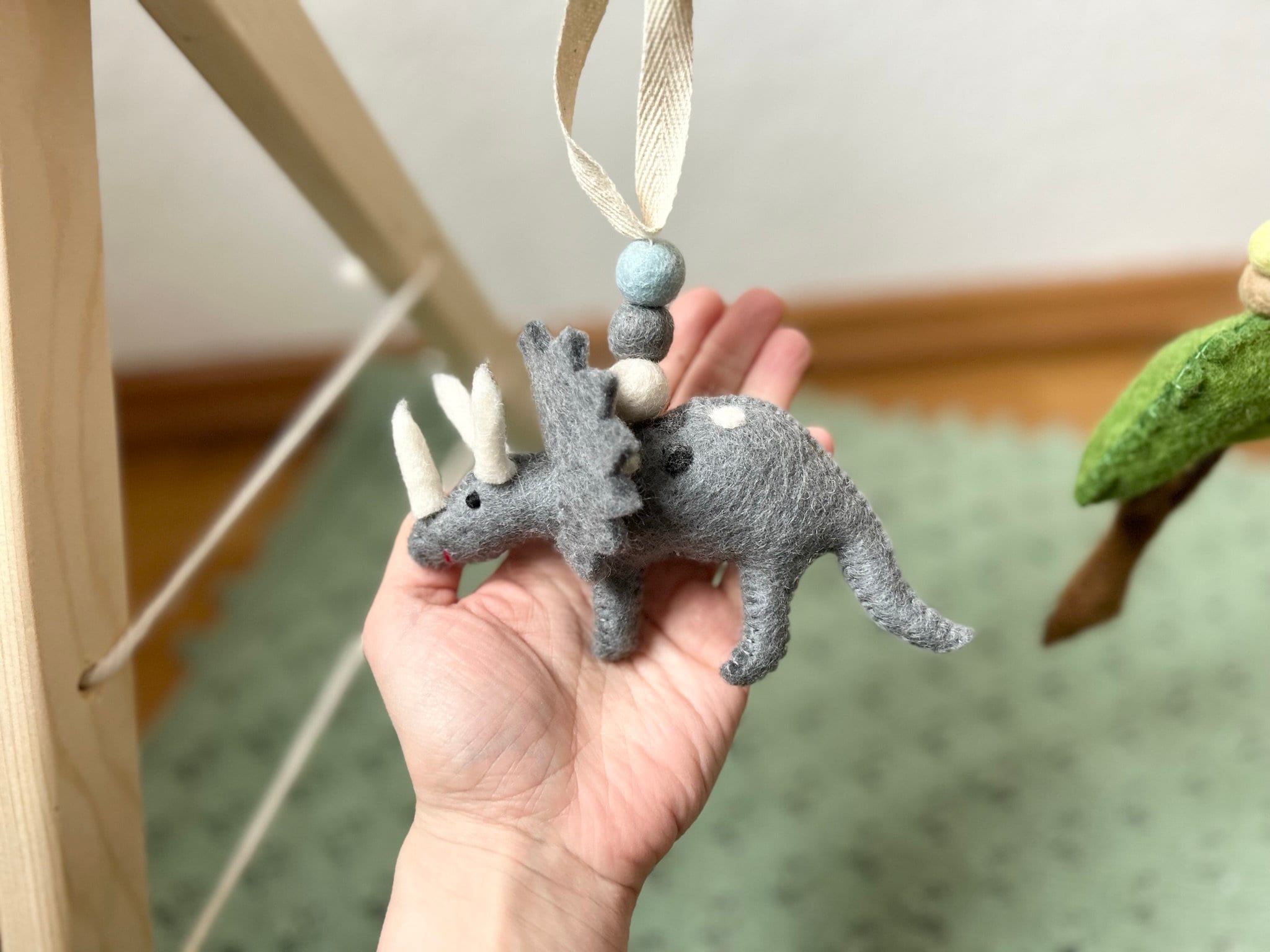 Spielbogenanhänger aus Filz I Spielbogenanhänger Dinosaurier I Stegosaurus I Spieltrapez Anhänger I Baby Spielzeug I Brachiosaurus I