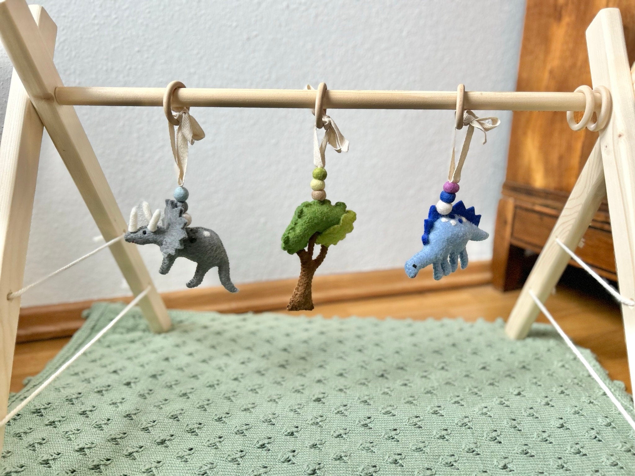 Spielbogenanhänger aus Filz I Spielbogenanhänger Dinosaurier I Stegosaurus I Spieltrapez Anhänger I Baby Spielzeug I Brachiosaurus I
