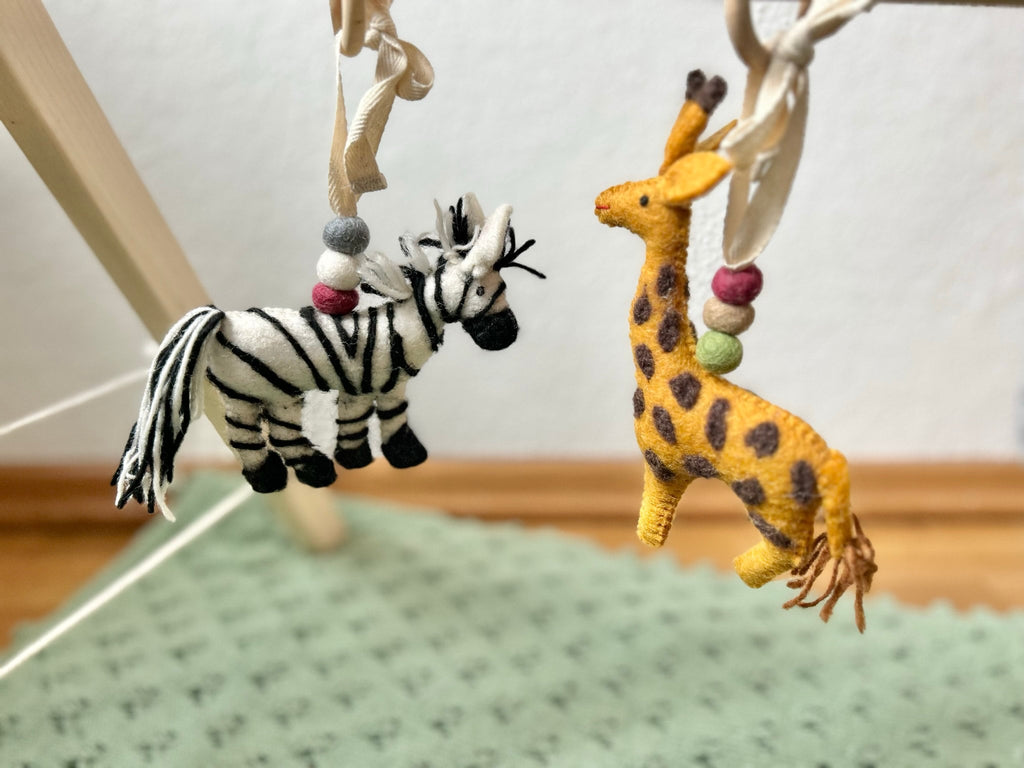 Spielbogenanhänger Giraffe Elefant Zebra aus Filz I Spielbogenanhänger Safari I Spieltrapez Anhänger I Baby Spielzeug I