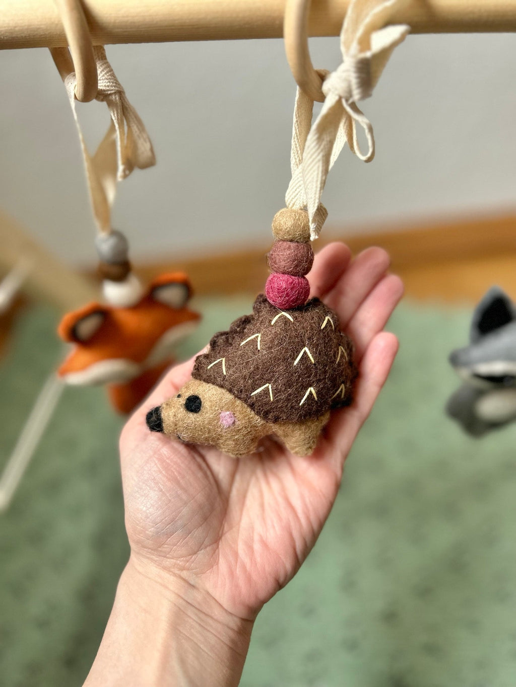 Spielbogenanhänger aus Filz I Spielbogenanhänger WaIdtiere I Fuchs Waschbär Igel Reh I Spieltrapez Anhänger I Baby Spielzeug