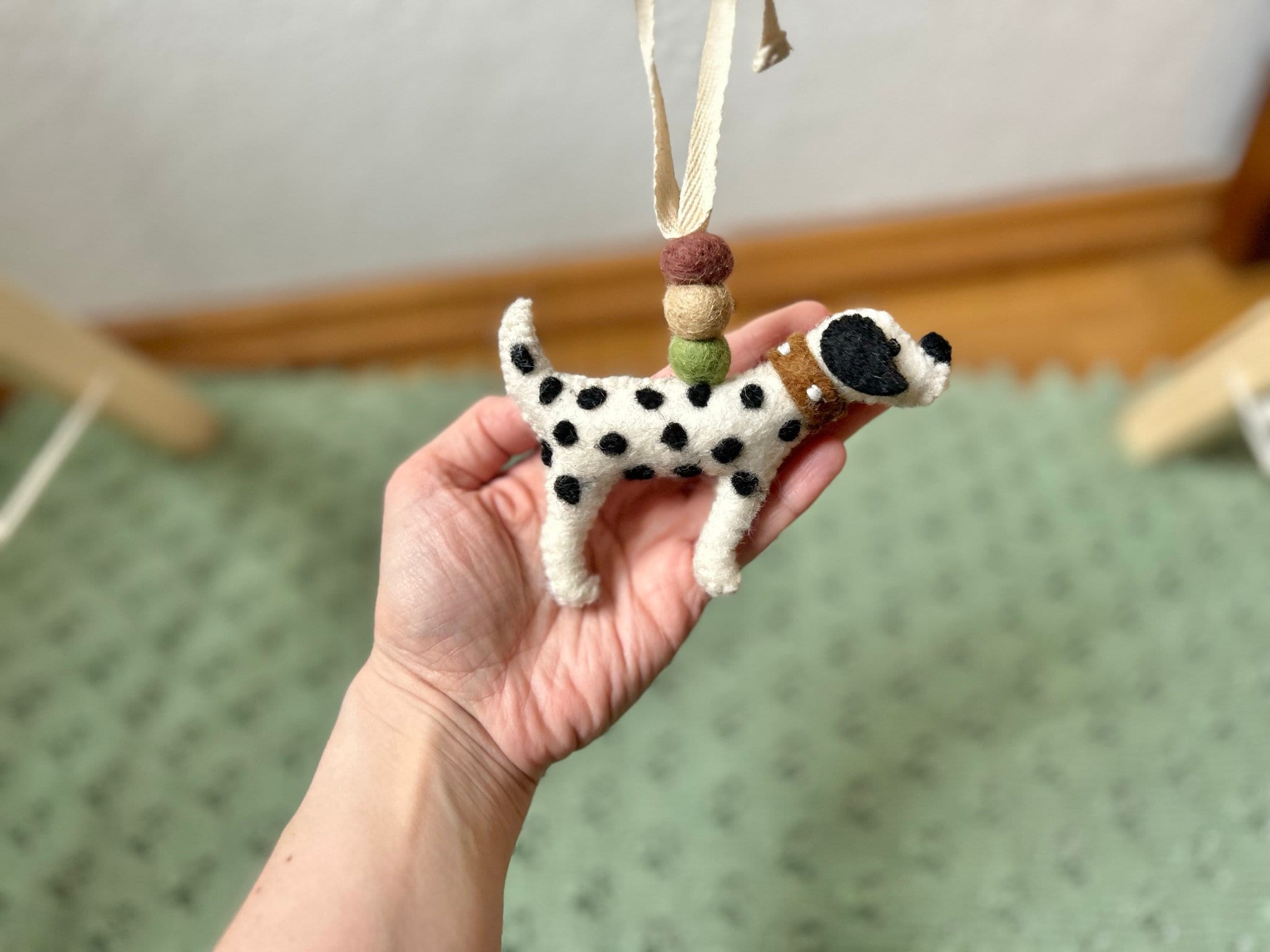 Spielbogenanhänger Hund aus Filz I Spielbogenanhänger Dalmatiner I Spieltrapez Anhänger I Baby Spielzeug I Dalmatiner aus Filz