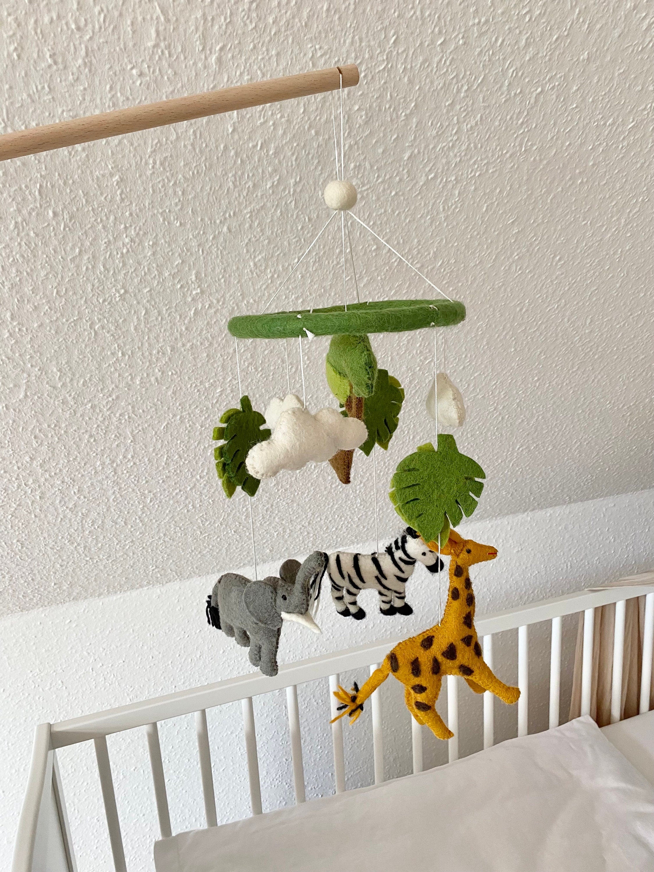 Mobilé Safari, Elefant, Löwe, Zebra, Kinderzimmer, Filz, Babyzimmer, Wolle, Schafswolle, Dekoration, Babybett, Geburt, Afrika, Tiere