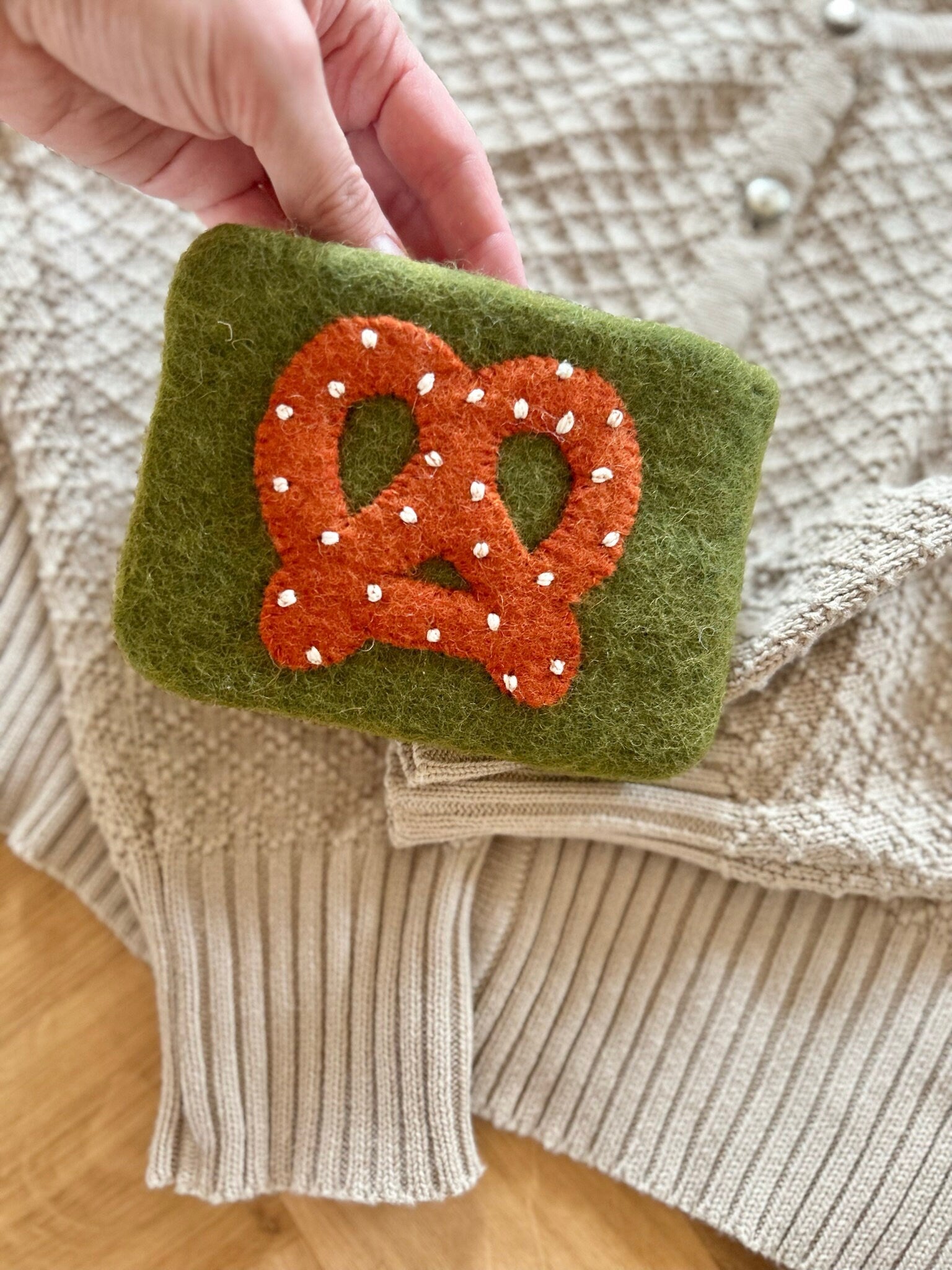 Brezel Tasche I Filztasche I Trachten Clutch I Dirndltasche I Dirndl Breze I Trachten Accessoire I Trachten Geldbeutel I Geldbörse Filz