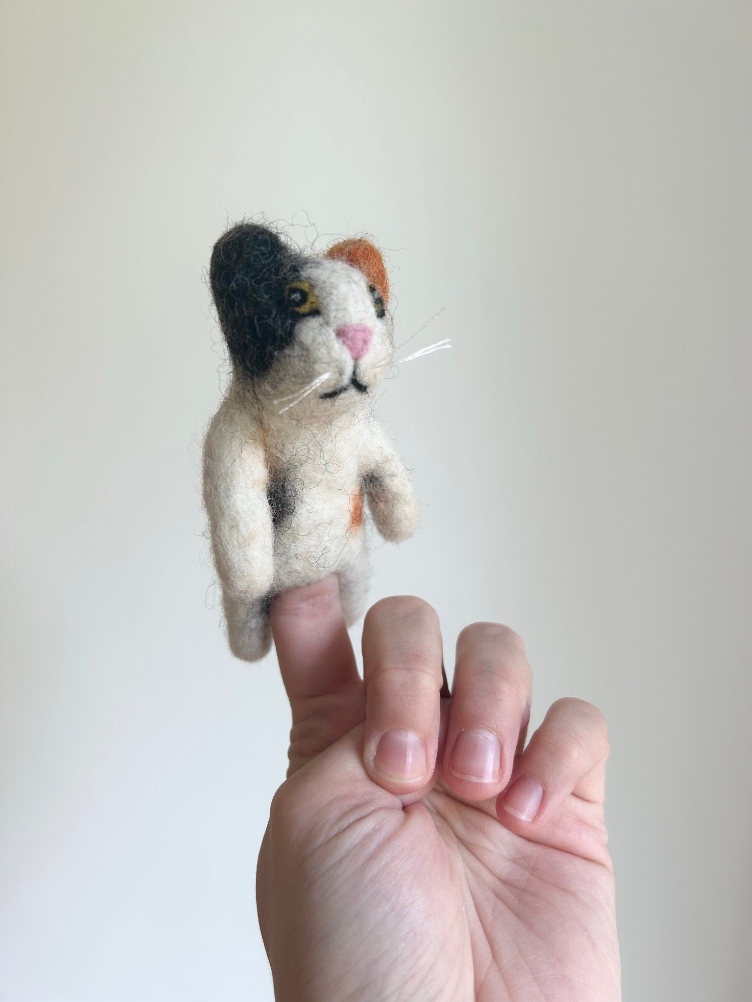 Niedliche Fingerpuppe Katze bunt aus Filz I Fingerspiel I Bauernhoftier I Haustiere I Spielzeug Montessori I Geschichten erzählen I Katzen