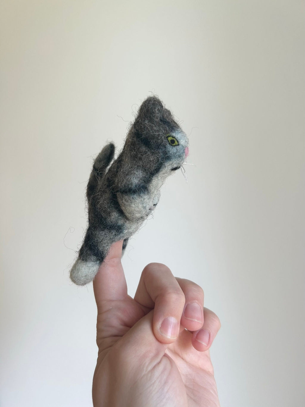 Niedliche Fingerpuppe Katze grau aus Filz I Fingerspiel I Bauernhoftier I Haustiere I Spielzeug Montessori I Geschichten erzählen I Katzen