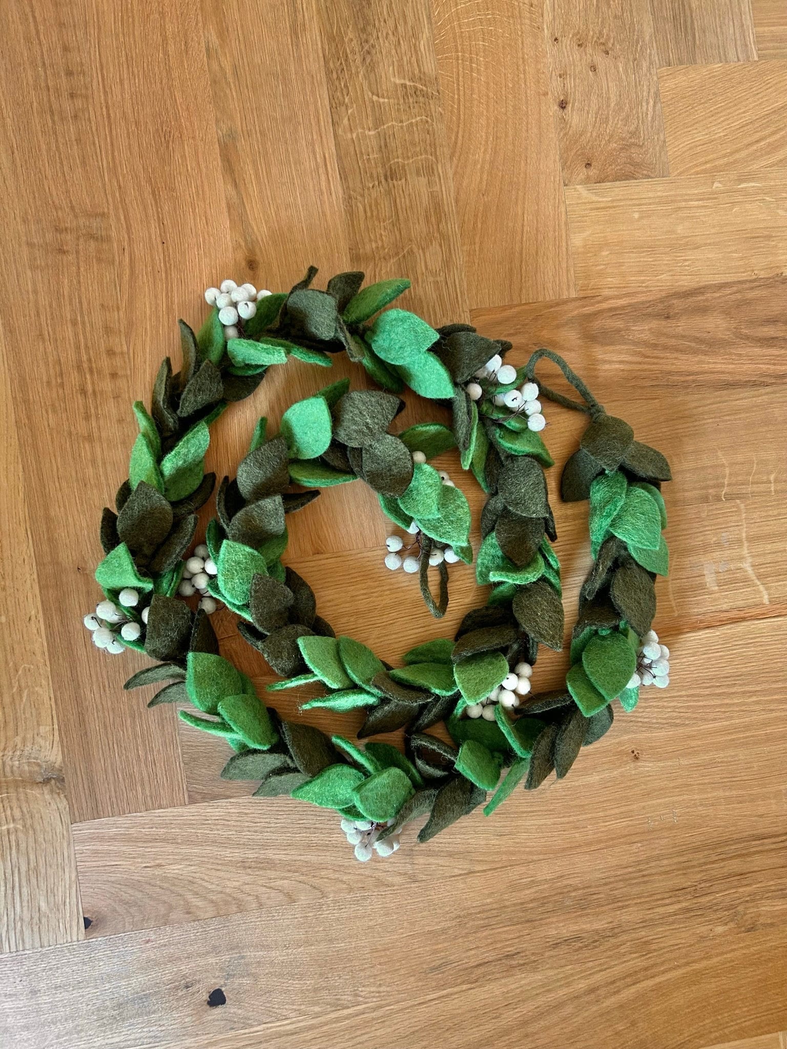 Weihnachtsgirlande Mistelzweig weiße Beeren aus Filz handgemacht I Weihnachtsdeko I Christmas