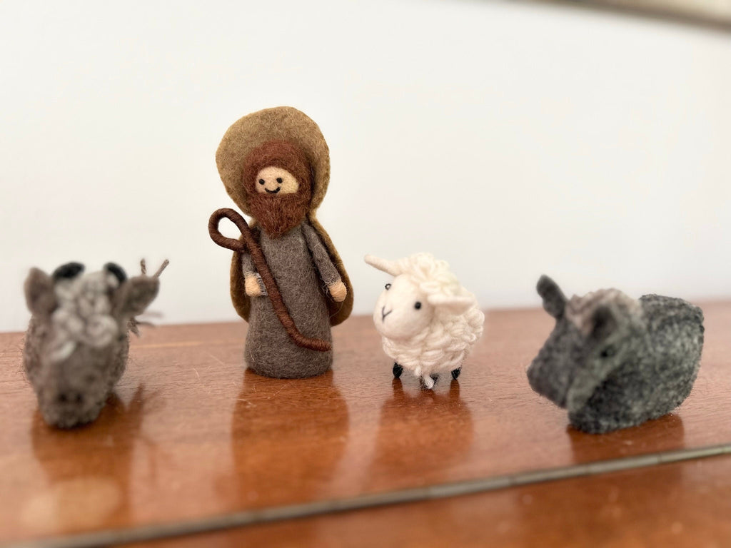 Weihnachtskrippe aus Filz I Weihnachtsdeko I handgemacht I Maria und Josef I Stall I Heilige 3 Könige I Jesuskind