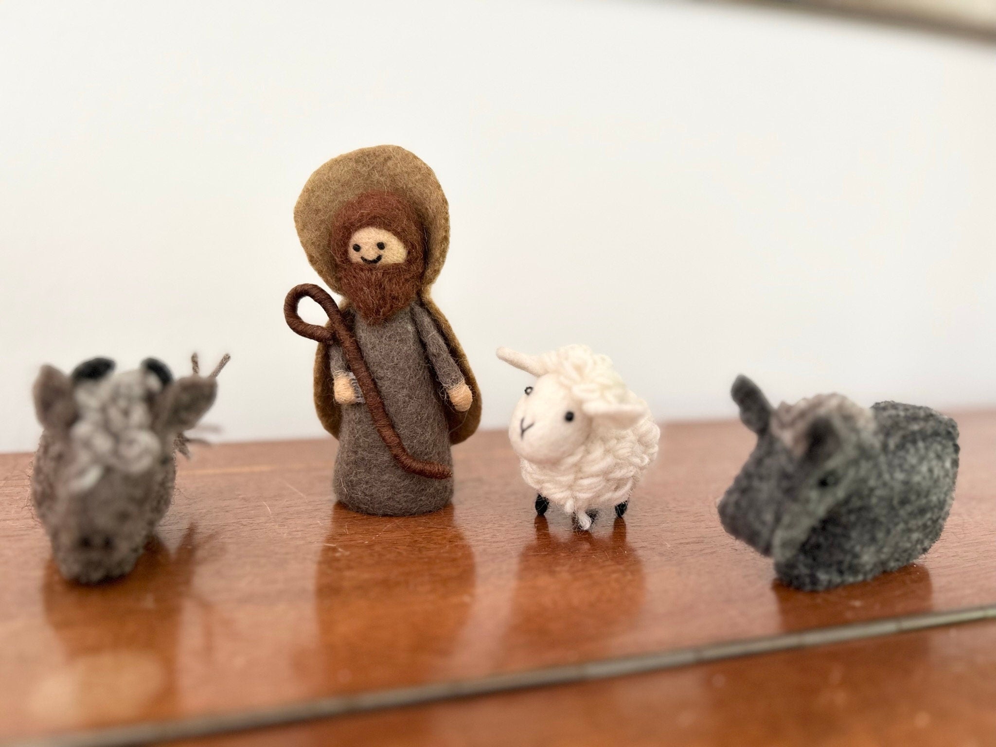 Weihnachtskrippe aus Filz I Weihnachtsdeko I handgemacht I Maria und Josef I Stall I Heilige 3 Könige I Jesuskind