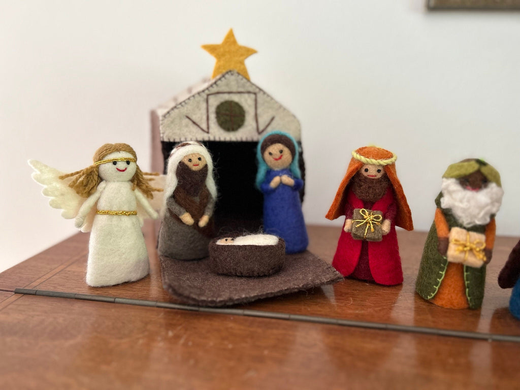 Weihnachtskrippe aus Filz I Weihnachtsdeko I handgemacht I Maria und Josef I Stall I Heilige 3 Könige I Jesuskind