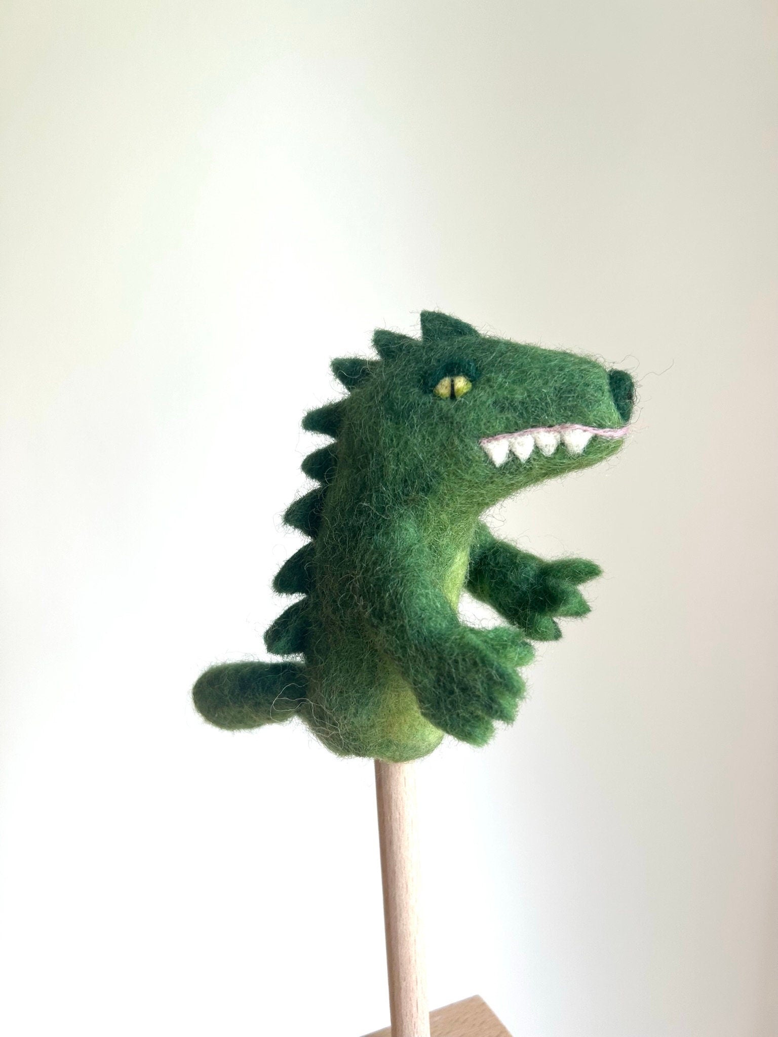 Niedliche Fingerpuppe Krokodil aus Filz I Fingerspiel I Drache I süßes Monster I Spielzeug Montessori I Geschichten erzählen