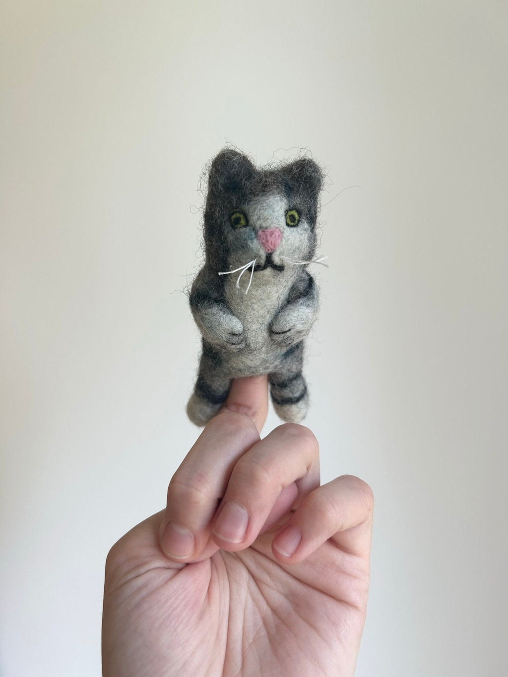 Niedliche Fingerpuppe Katze grau aus Filz I Fingerspiel I Bauernhoftier I Haustiere I Spielzeug Montessori I Geschichten erzählen I Katzen