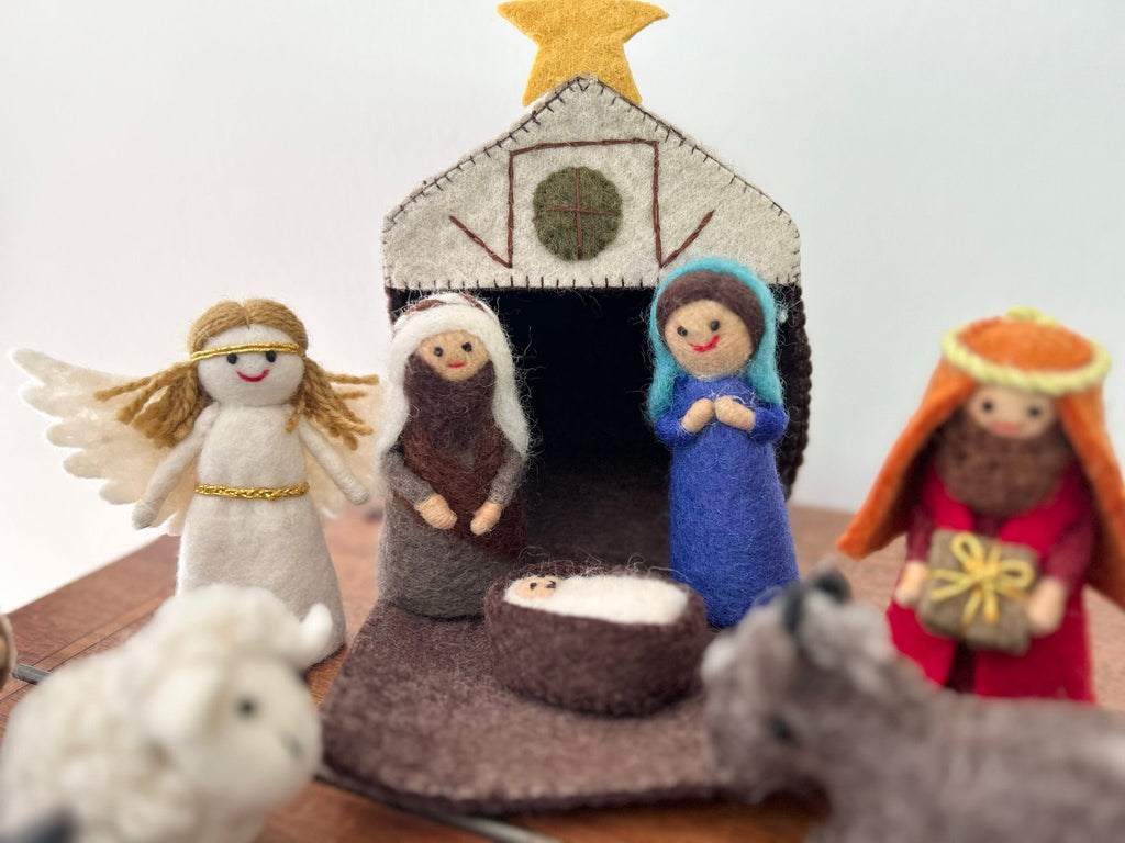 Weihnachtskrippe aus Filz I Weihnachtsdeko I handgemacht I Maria und Josef I Stall I Heilige 3 Könige I Jesuskind