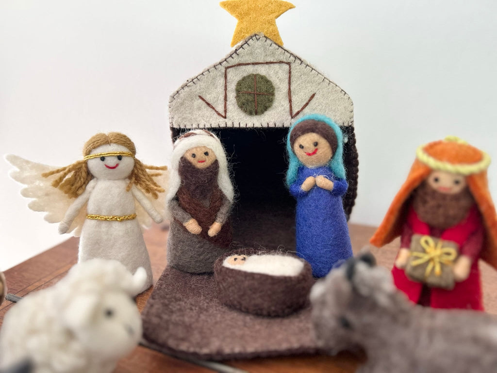 Weihnachtskrippe aus Filz I Weihnachtsdeko I handgemacht I Maria und Josef I Stall I Heilige 3 Könige I Jesuskind