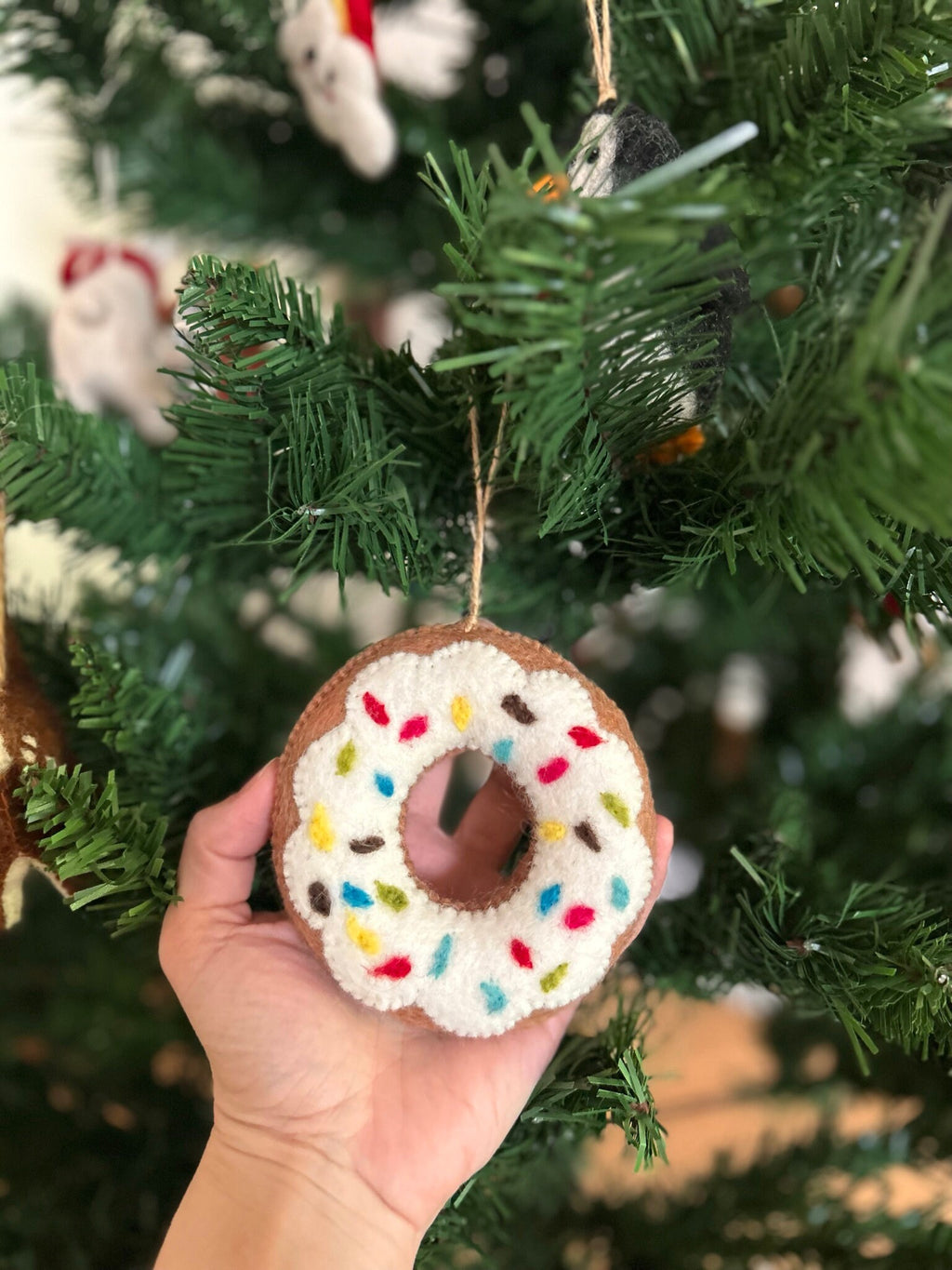 Weihnachtsanhänger Donut I Filz Christbaumschmuck I Weihnachtsdeko I Anhänger Weihnachten I Donut Geschenkidee I Schoko Donut mit Streusel