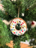 Weihnachtsanhänger Donut I Filz Christbaumschmuck I Weihnachtsdeko I Anhänger Weihnachten I Donut Geschenkidee I Schoko Donut mit Streusel