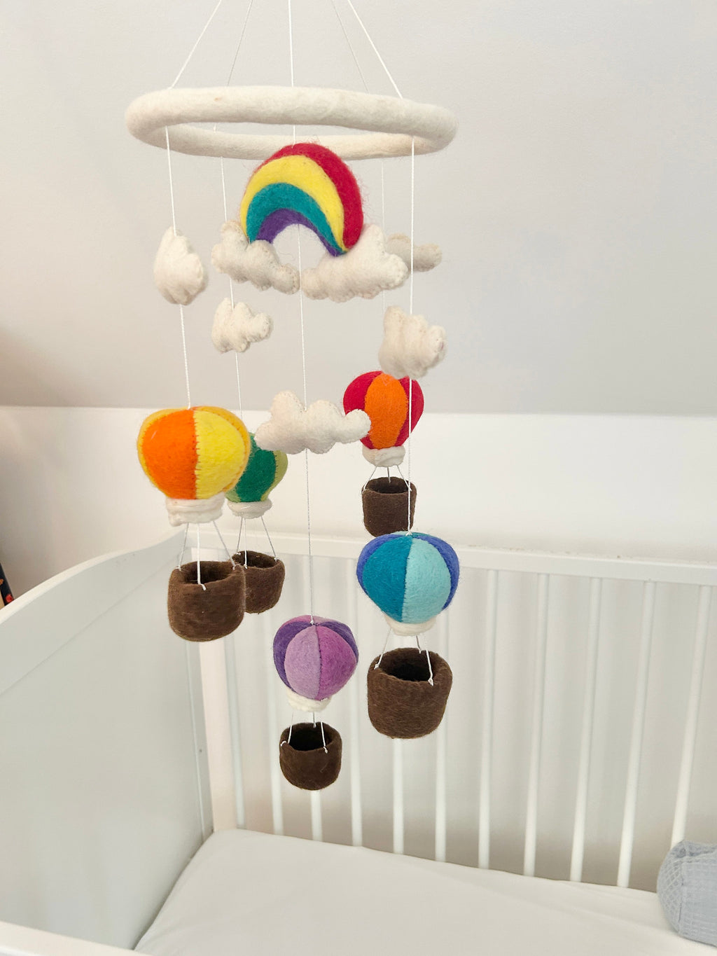 Heißluftballon Mobilé Baby I Kinderzimmer Dekoration I Babyzimmer Ausstattung I Geburt I Filzdeko Baby I Regenbogen Wolke I Mobilé Filz