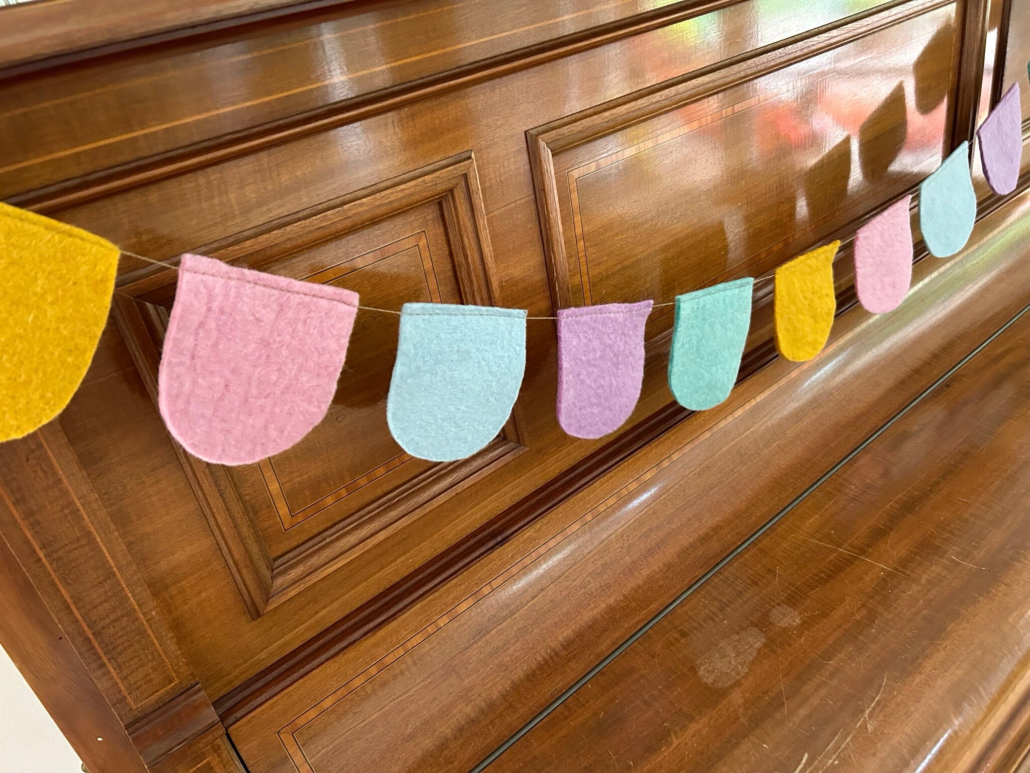 Bunte pastell Wimpelkette rund aus Filz I Dekoration I Kindergeburtstag I Partydekoration I handgemacht I Kinderzimmer I Babyparty