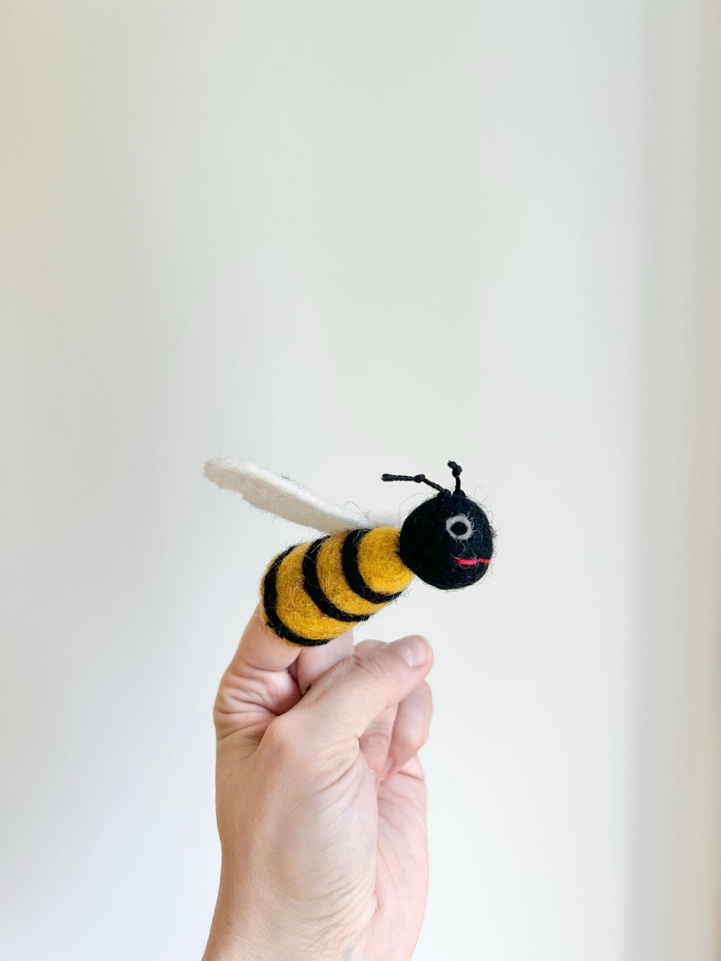 niedliche Fingerpuppe Biene aus Filz I Fingerspiel I Bauernhoftier I Wiesentiere I Spielzeug Montessori I Geschichten erzählen I Insekten