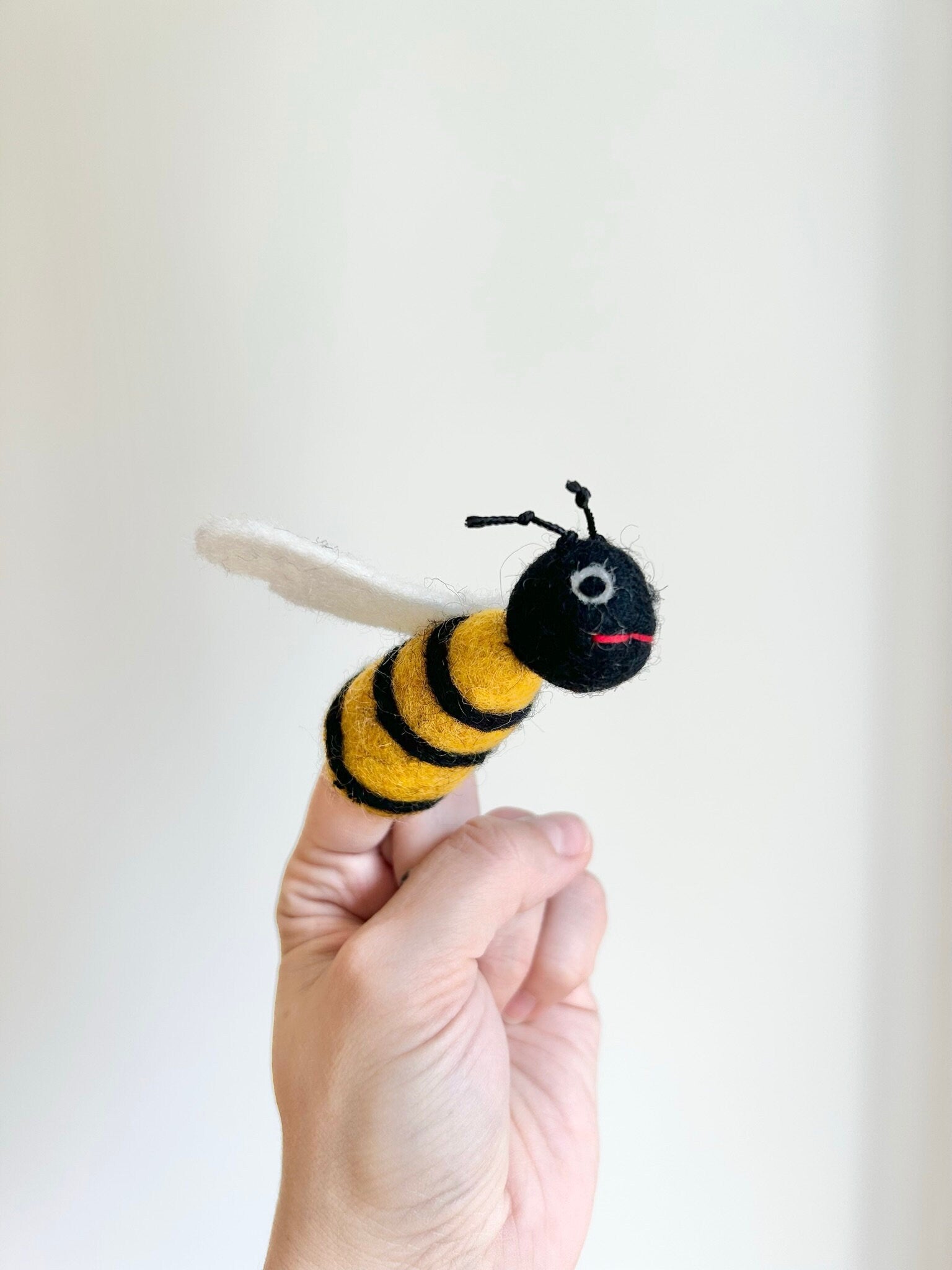 niedliche Fingerpuppe Biene aus Filz I Fingerspiel I Bauernhoftier I Wiesentiere I Spielzeug Montessori I Geschichten erzählen I Insekten