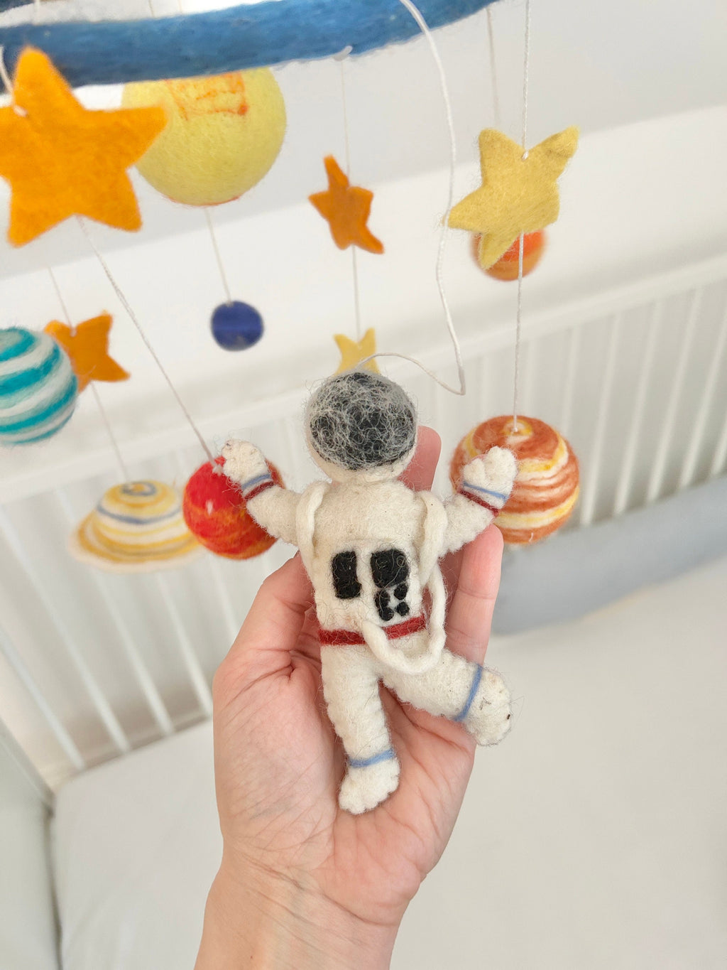 Mobilé Kinderzimmer I Mobilé Planeten und Astronaut I Filzdeko Kinderzimmer I Sonne I Erde I Saturn I Sterne I Cosmonaut I Babyausstattung
