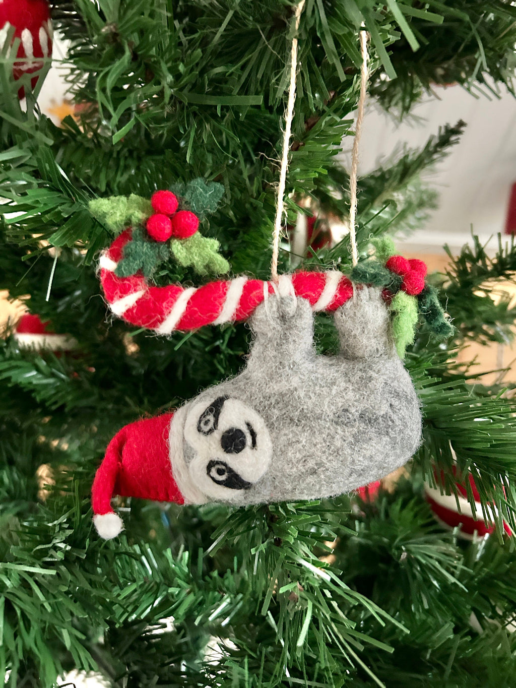 Weihnachtsanhänger Faultier I Christbaumschmuck I Weihnachtsdeko I Winter Weihnachtsbaum I Zuckerstange I Faultier I lustige Weihnachtsdeko