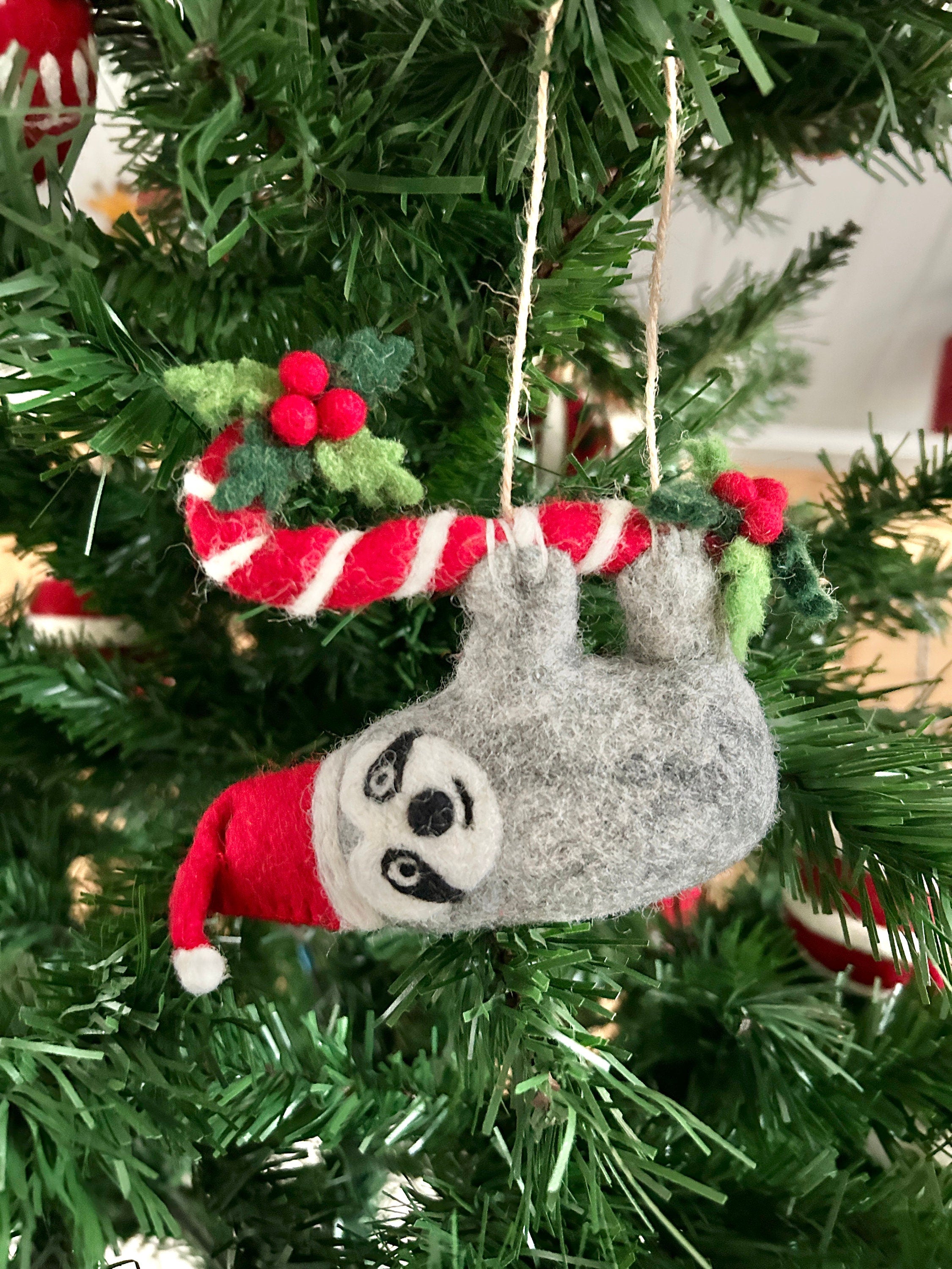 Weihnachtsanhänger Faultier I Christbaumschmuck I Weihnachtsdeko I Winter Weihnachtsbaum I Zuckerstange I Faultier I lustige Weihnachtsdeko