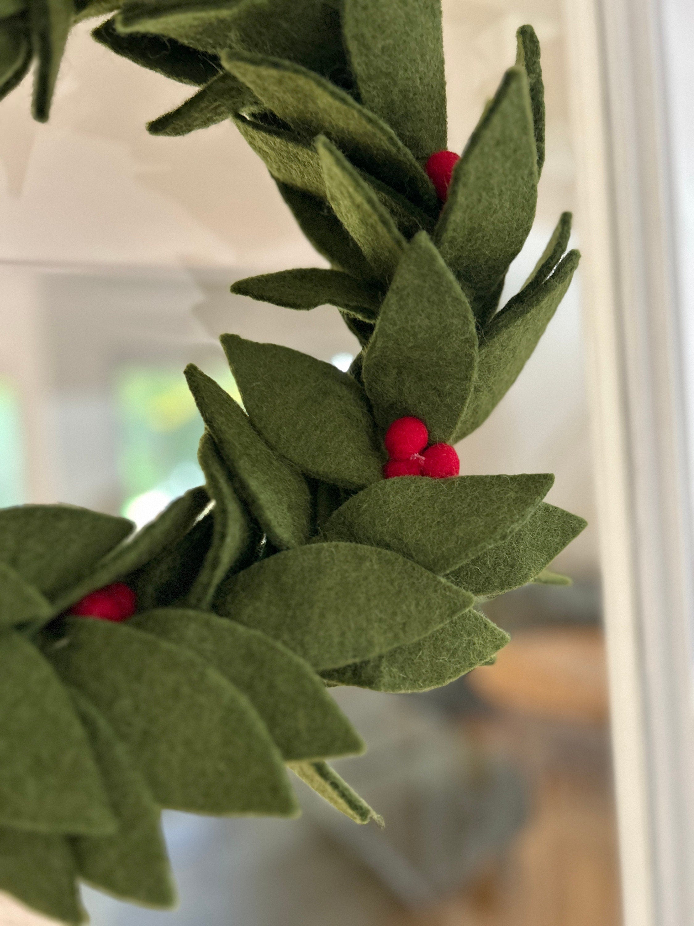 Weihnachten Türkranz I Mistelzweig rote Beeren aus Filz handgemacht I Weihnachtsdeko I Beeren Kranz I Indoor Deko Weihnachten I Filzkranz