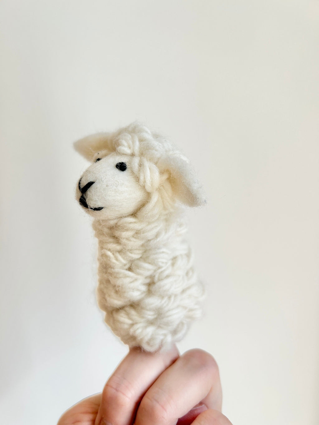 niedliche Fingerpuppe Schaf aus Filz I Fingerspiel I Bauernhoftier I Schäfchen I Spielzeug Montessori I Geschichten erzählen