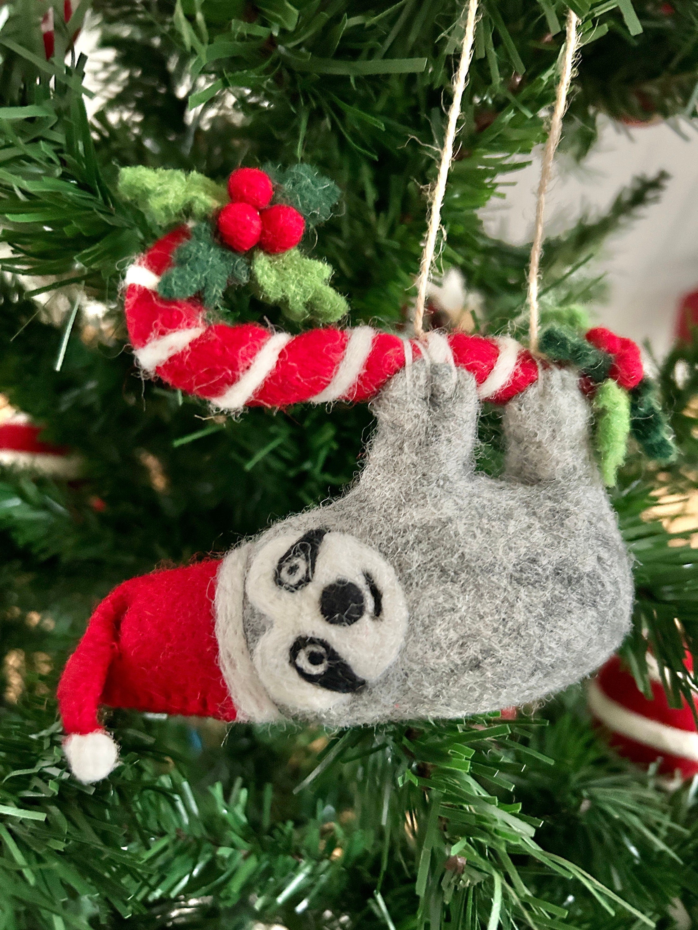Weihnachtsanhänger Faultier I Christbaumschmuck I Weihnachtsdeko I Winter Weihnachtsbaum I Zuckerstange I Faultier I lustige Weihnachtsdeko